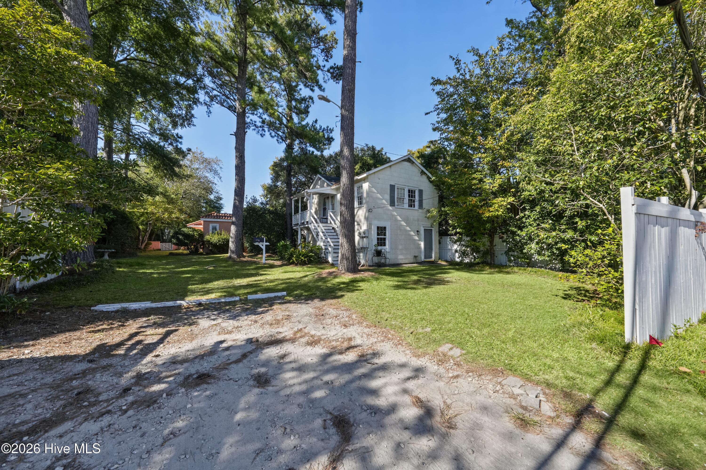 1411 Hawthorne Road
