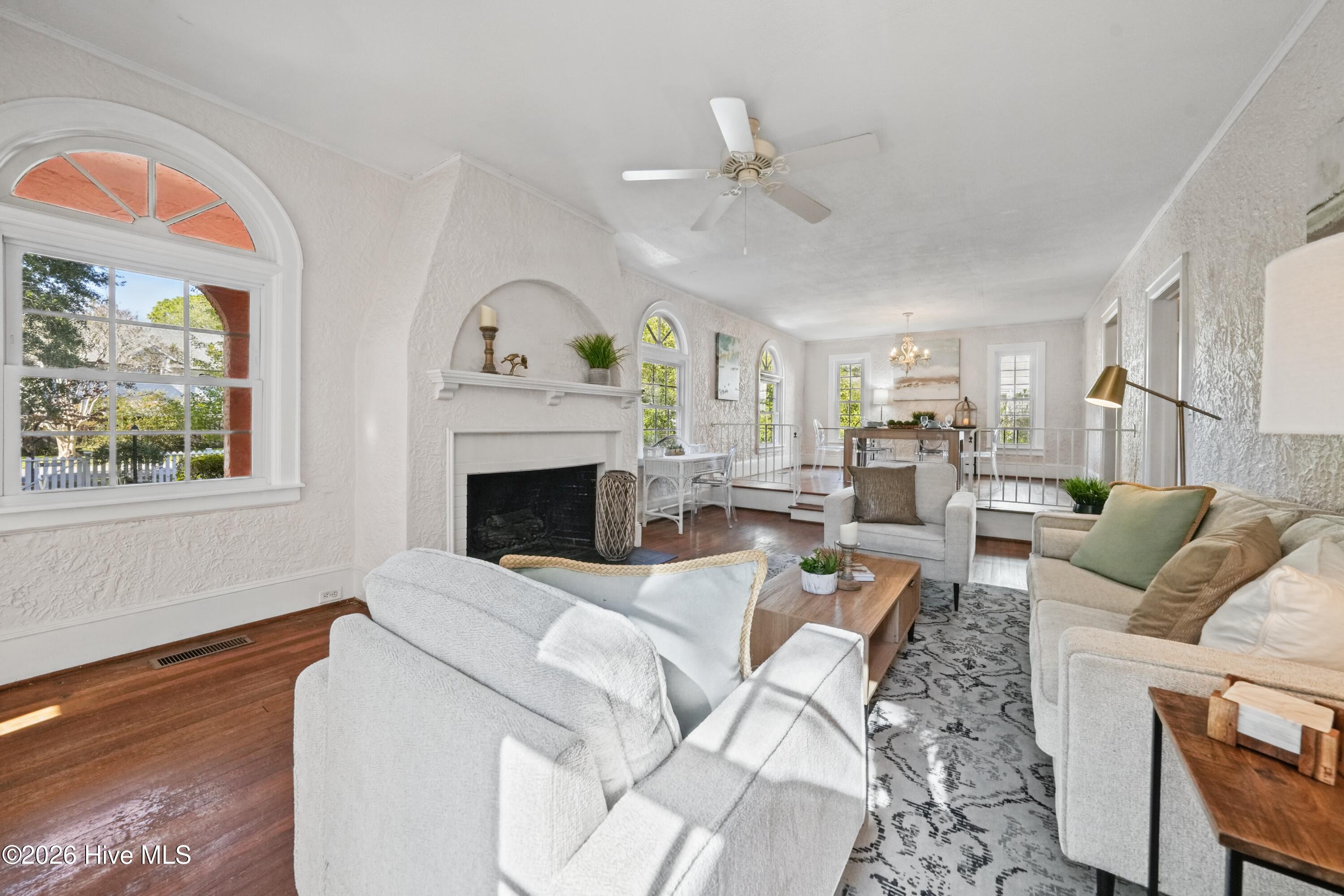 1411 Hawthorne Road