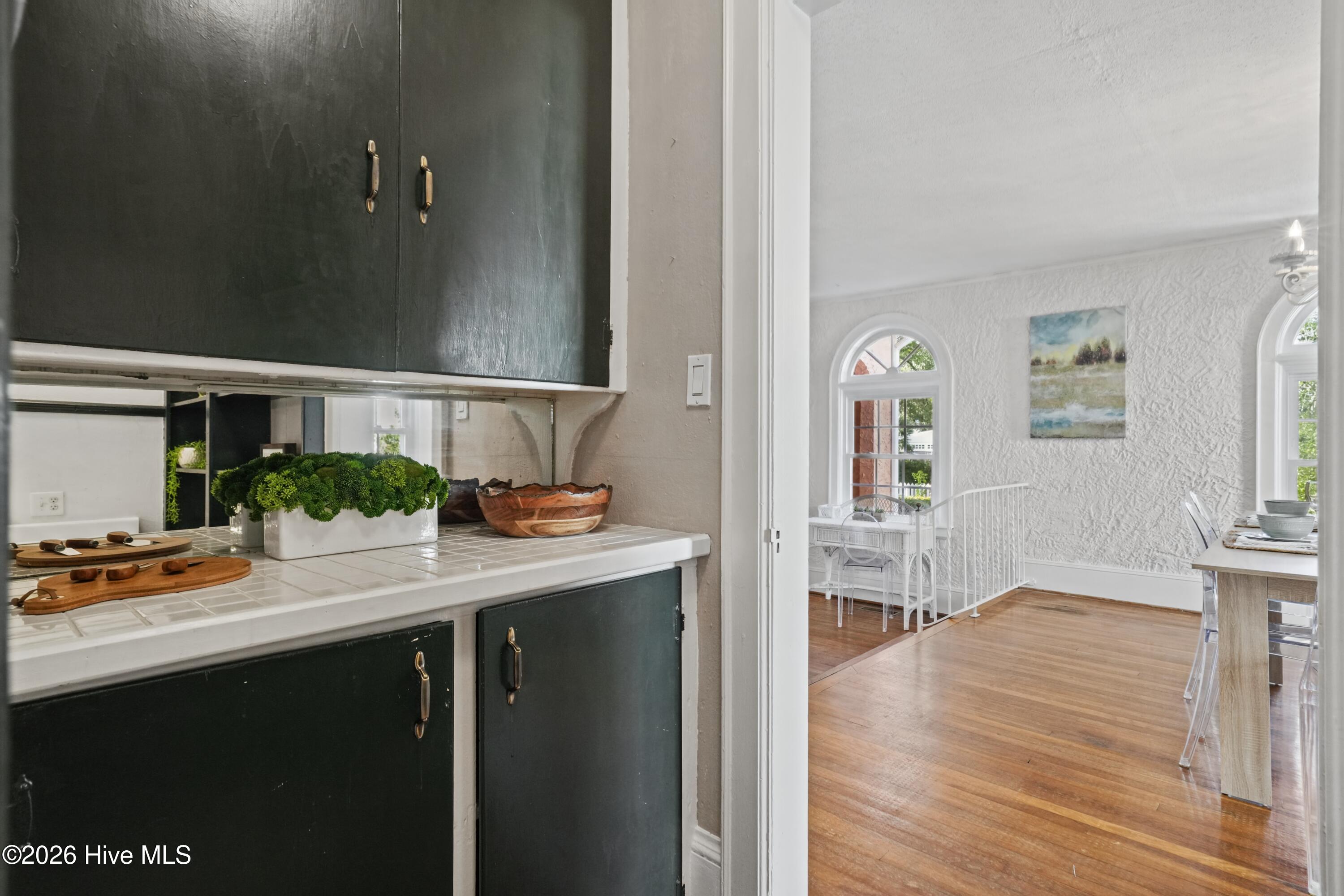 1411 Hawthorne Road