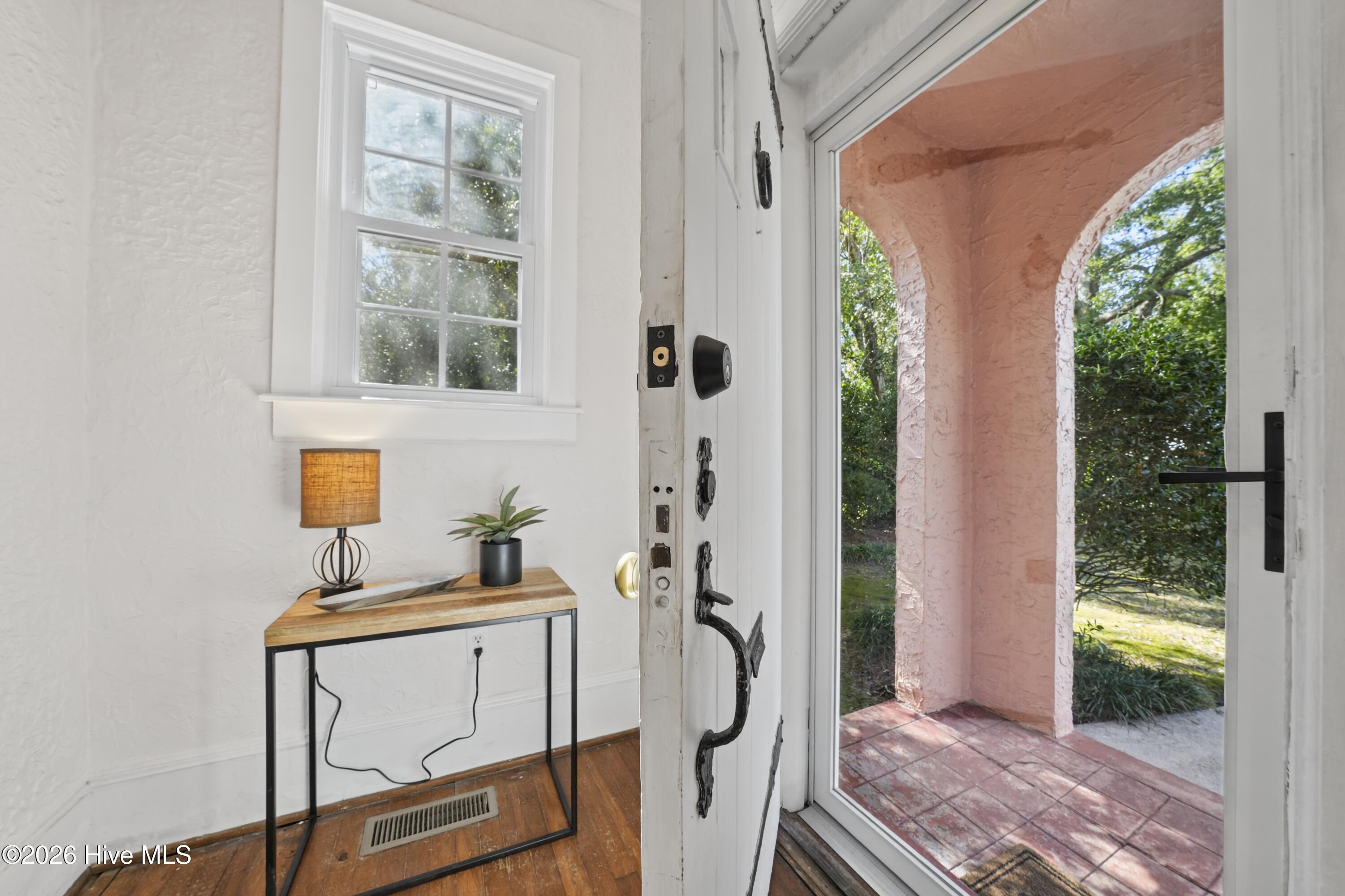 1411 Hawthorne Road