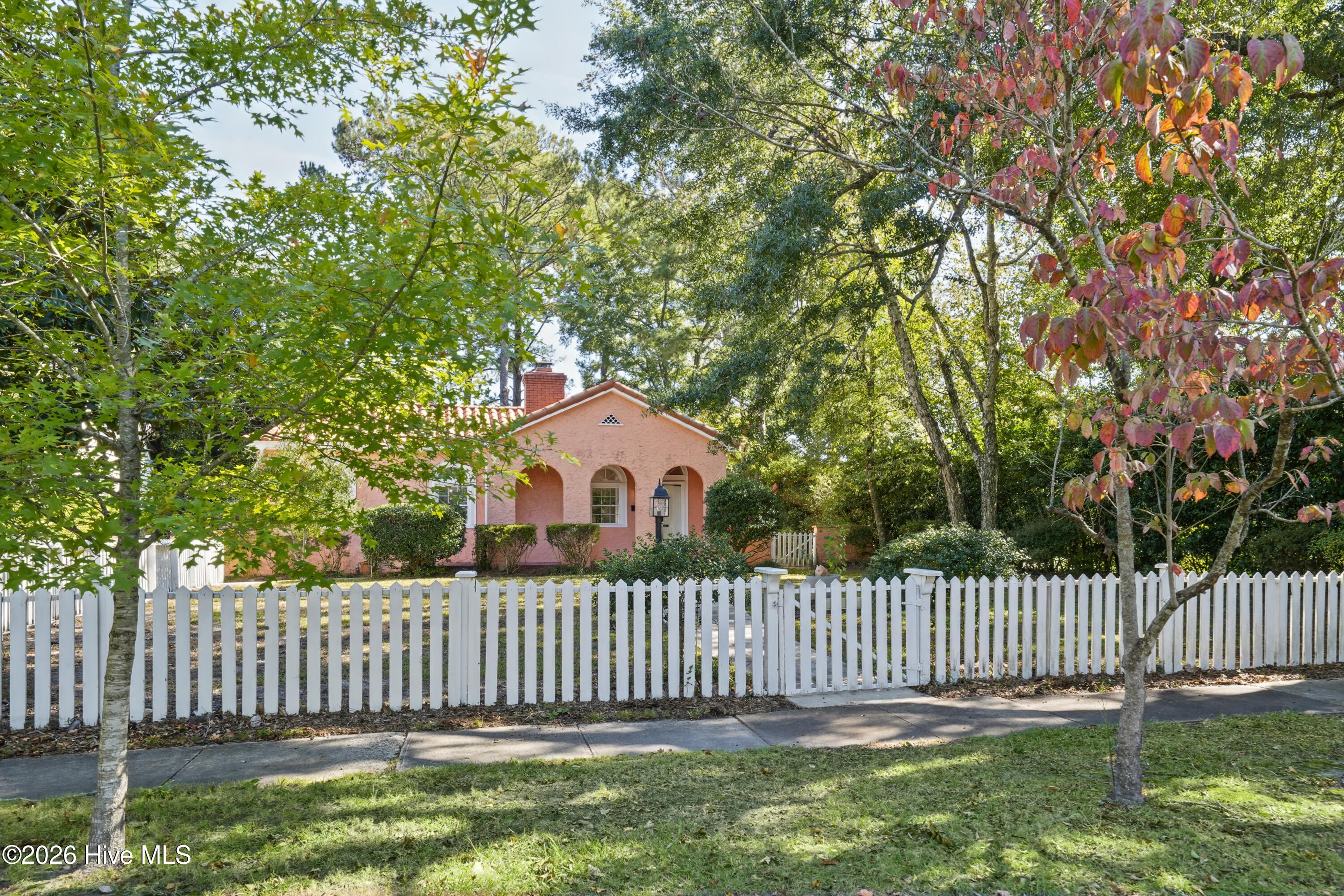 1411 Hawthorne Road