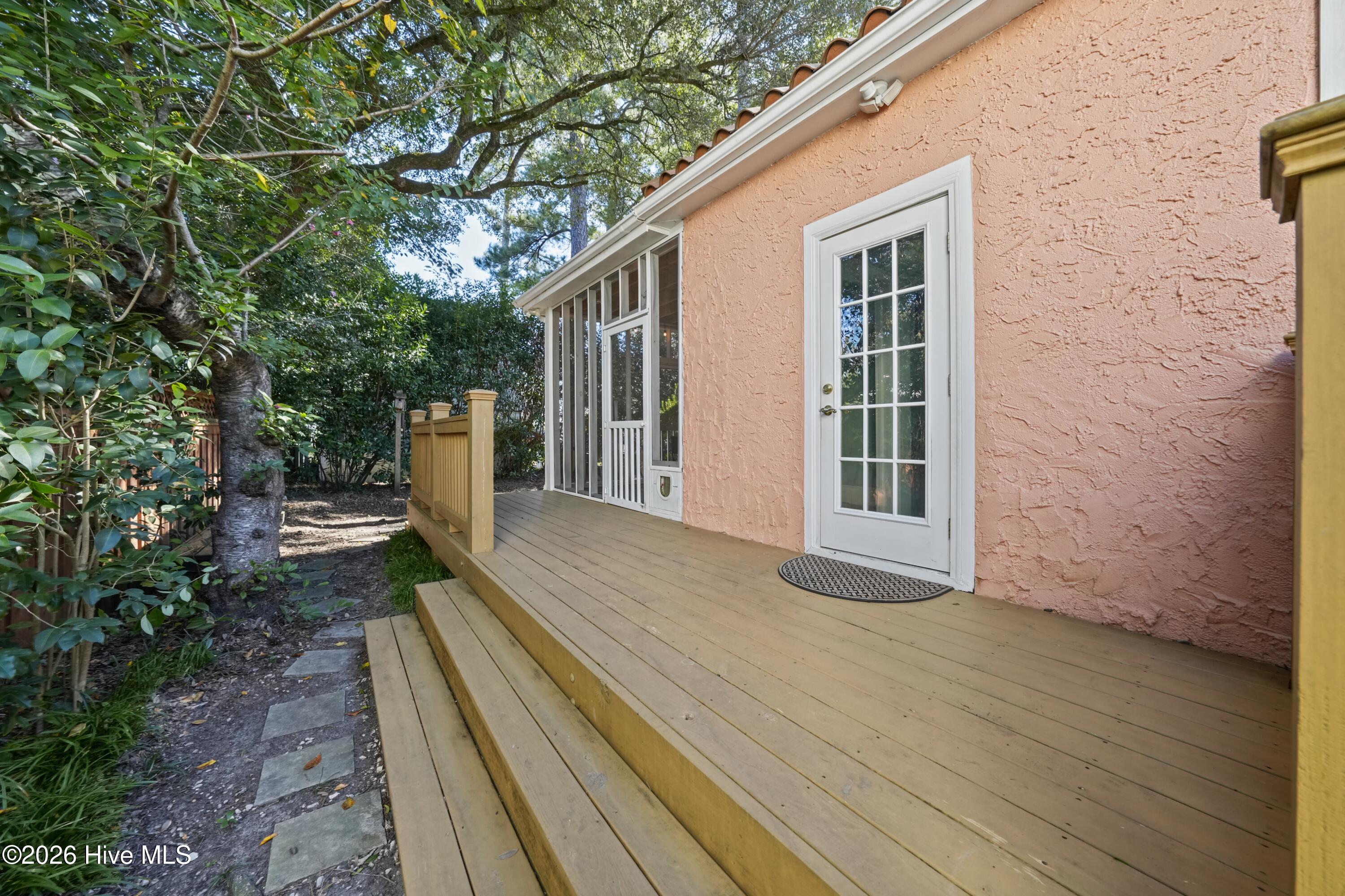 1411 Hawthorne Road
