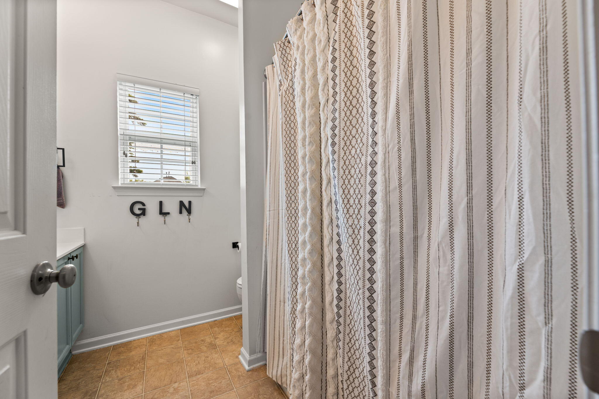 5253 Lenora Drive