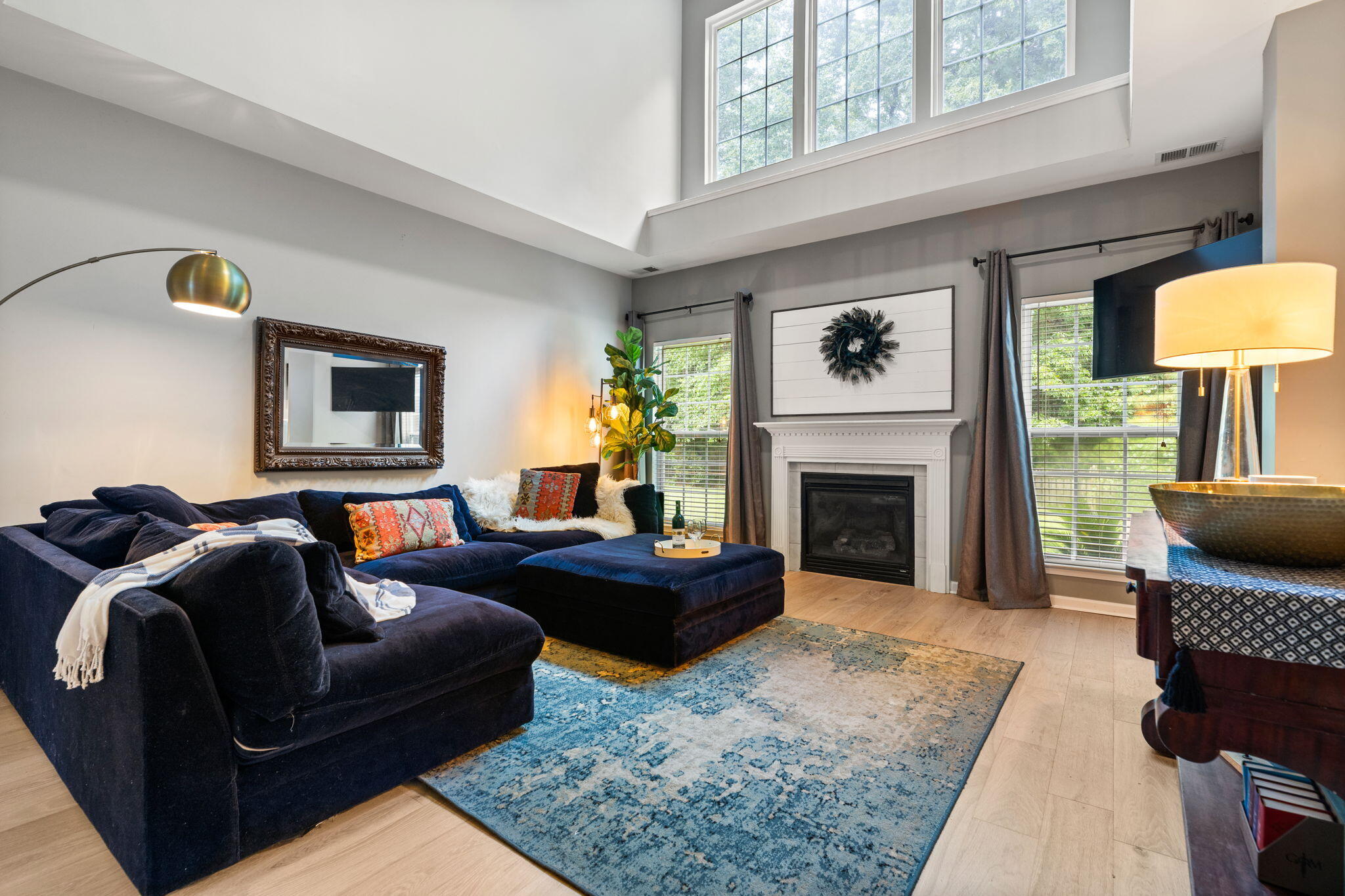 5253 Lenora Drive