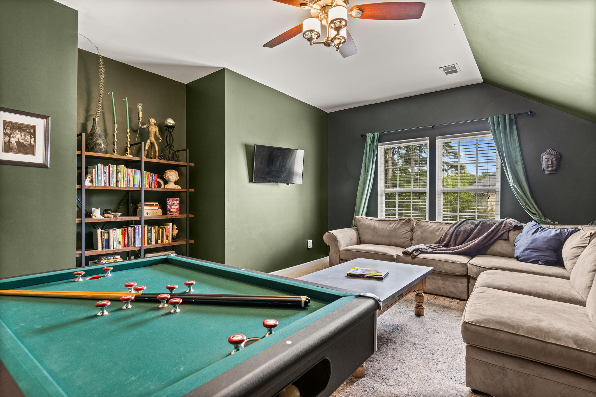 5253 Lenora Drive