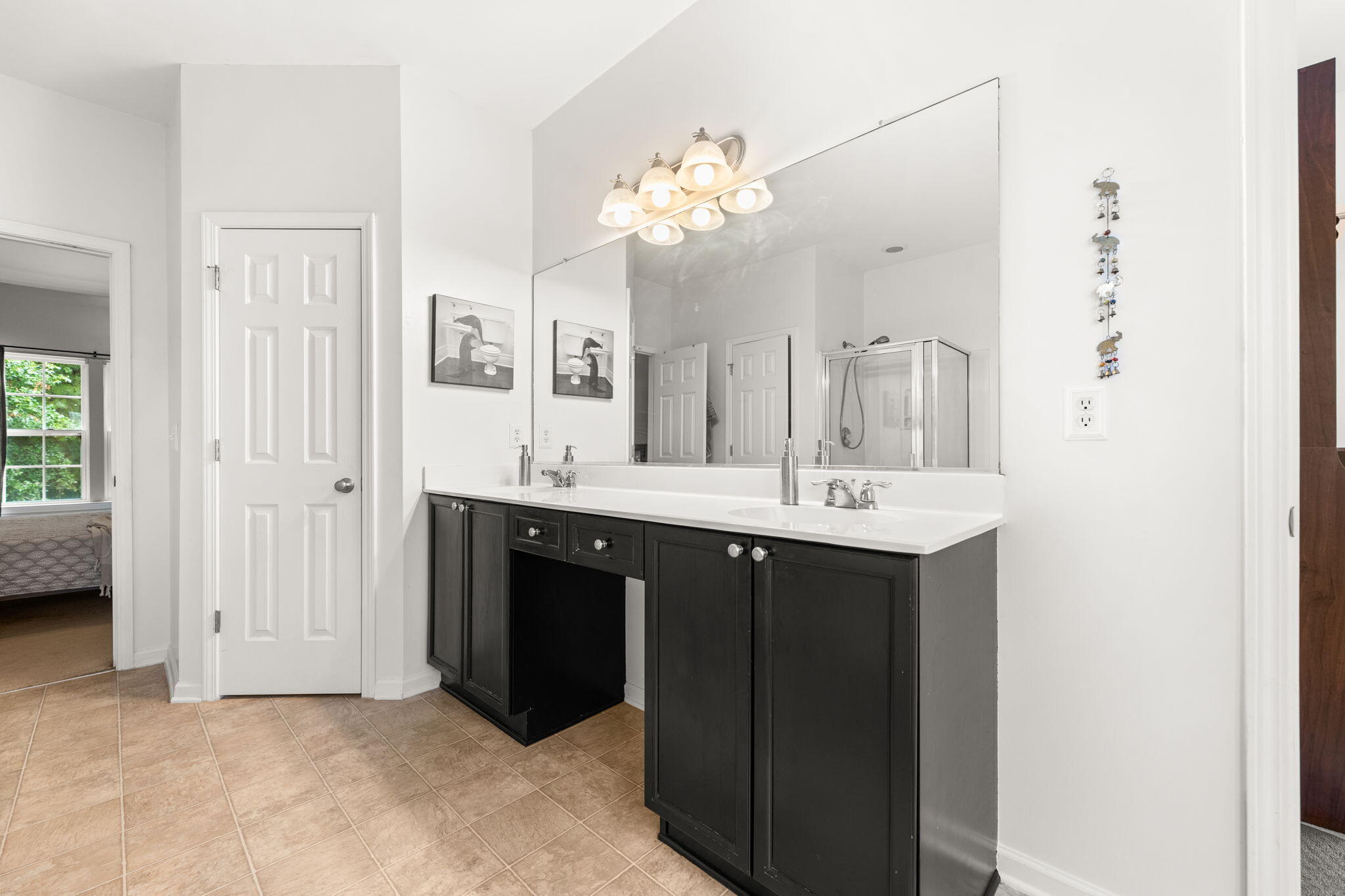 5253 Lenora Drive