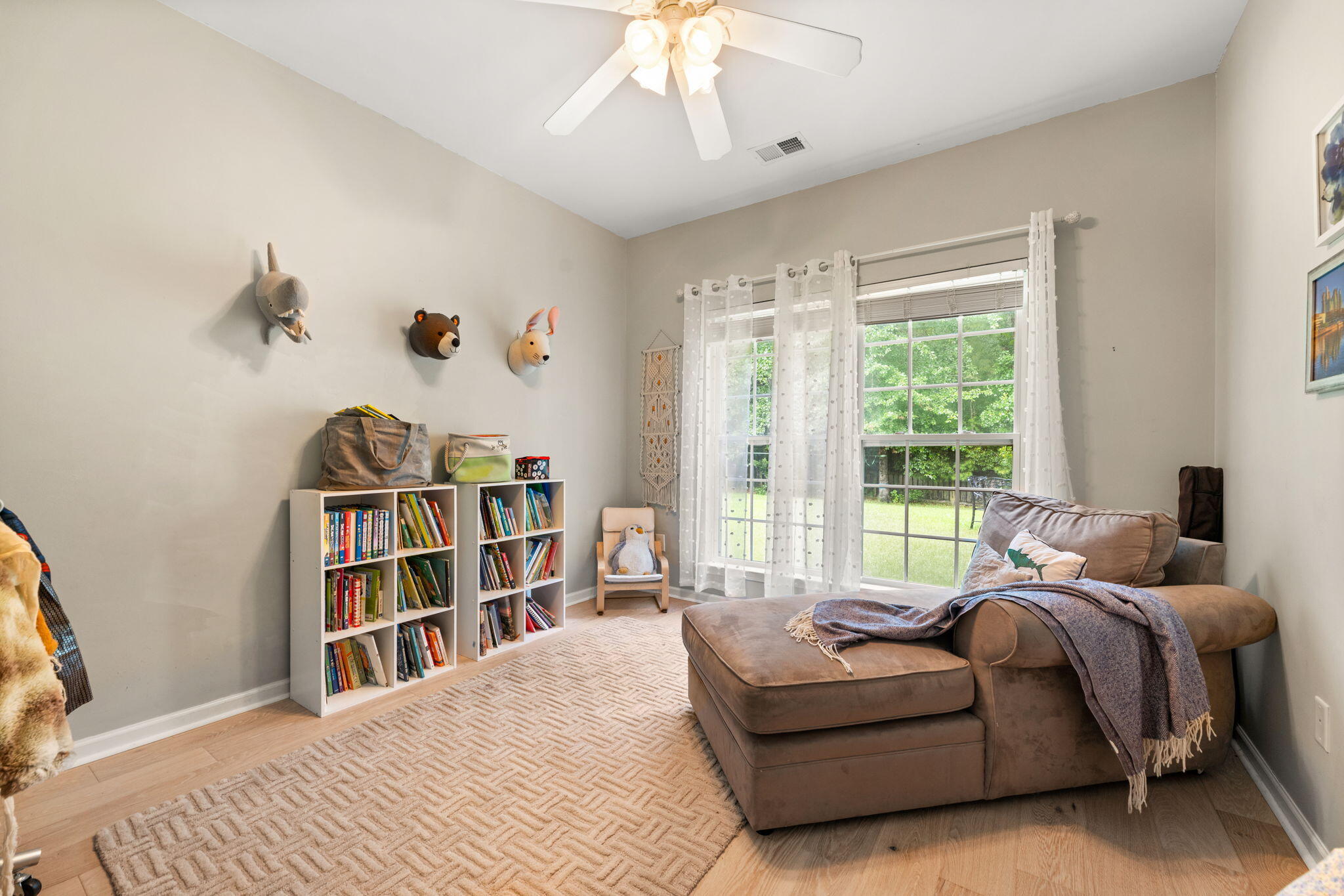 5253 Lenora Drive