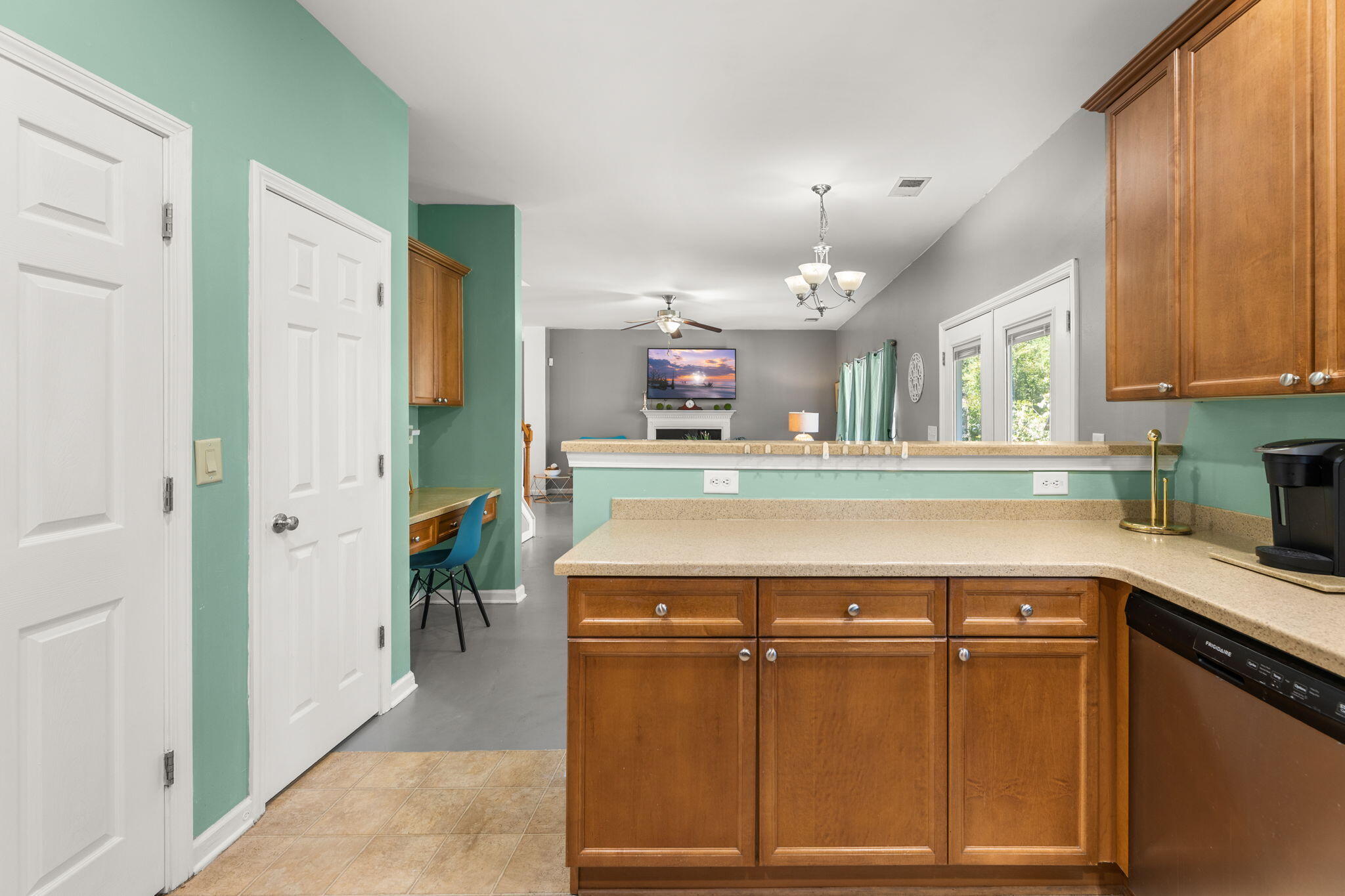 9404 Divot Lane