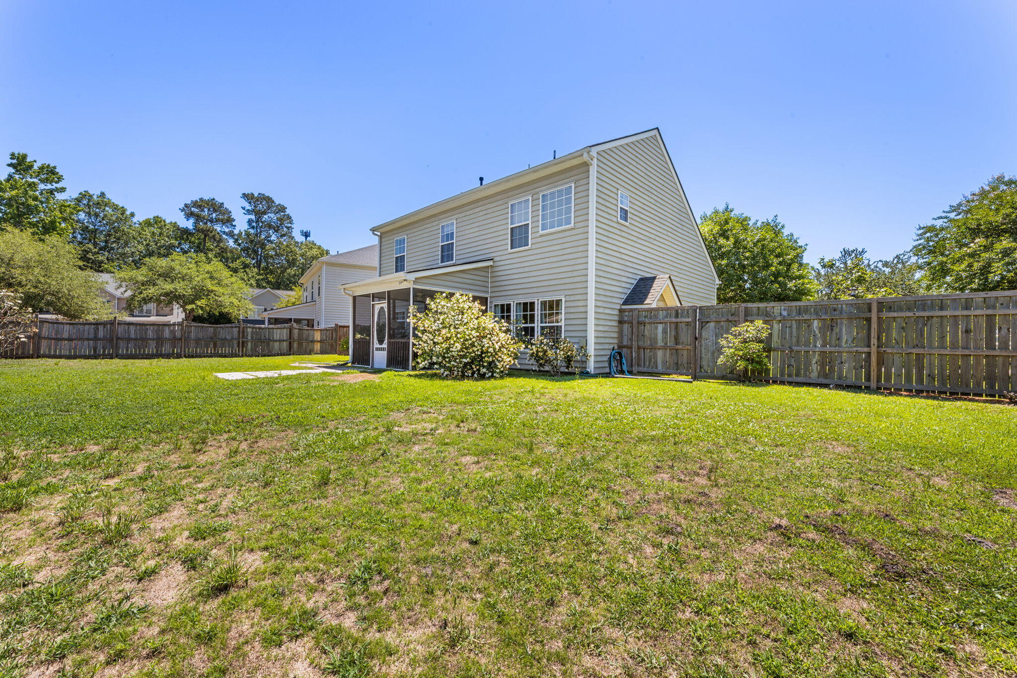 9404 Divot Lane