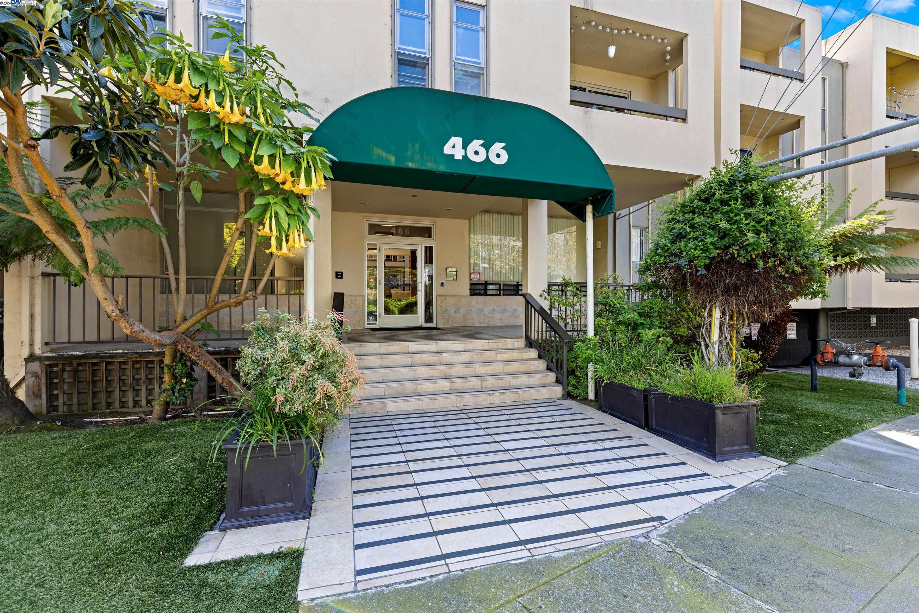 466 Crescent Street # 313