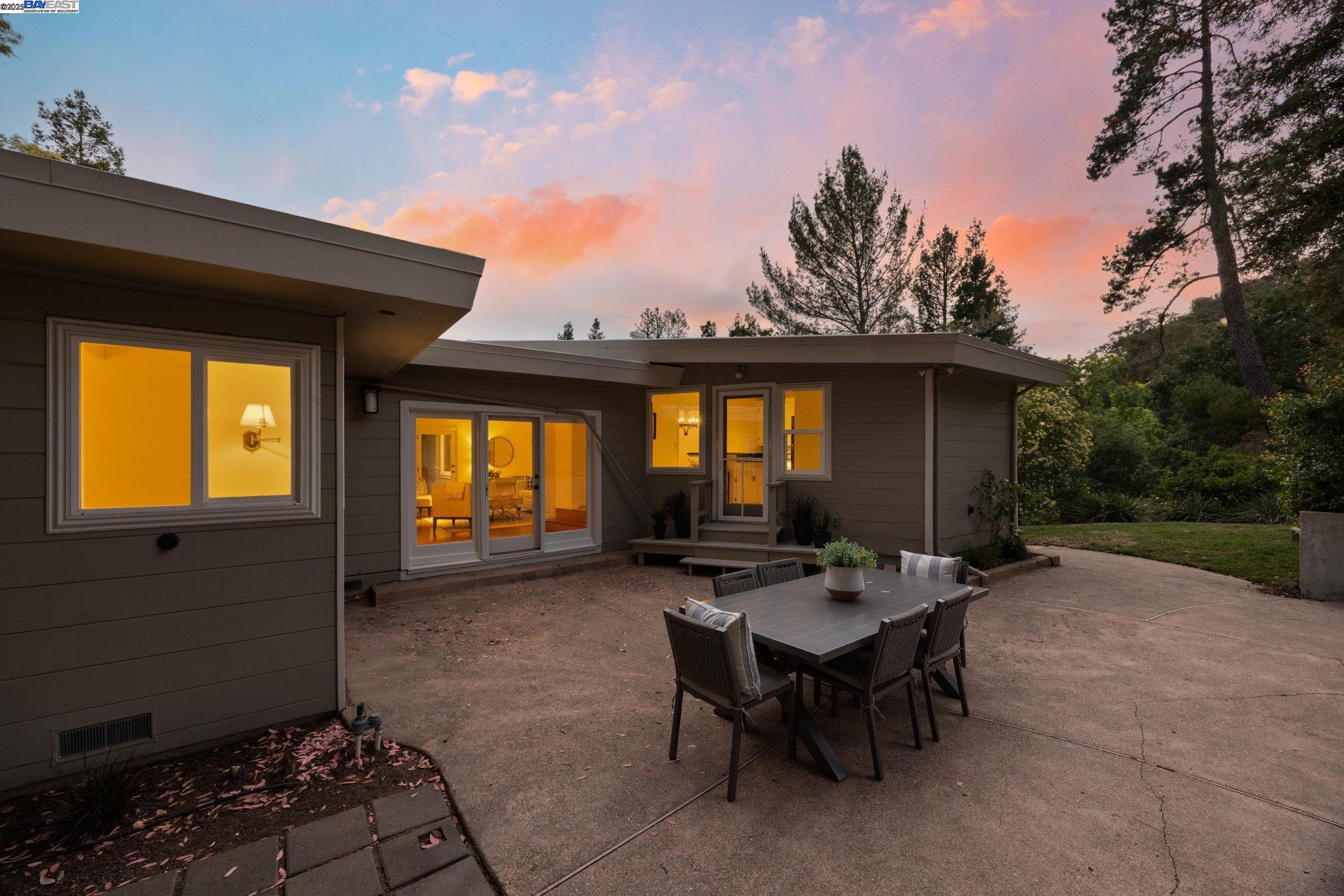 1530 Reliez Valley Rd, Lafayette