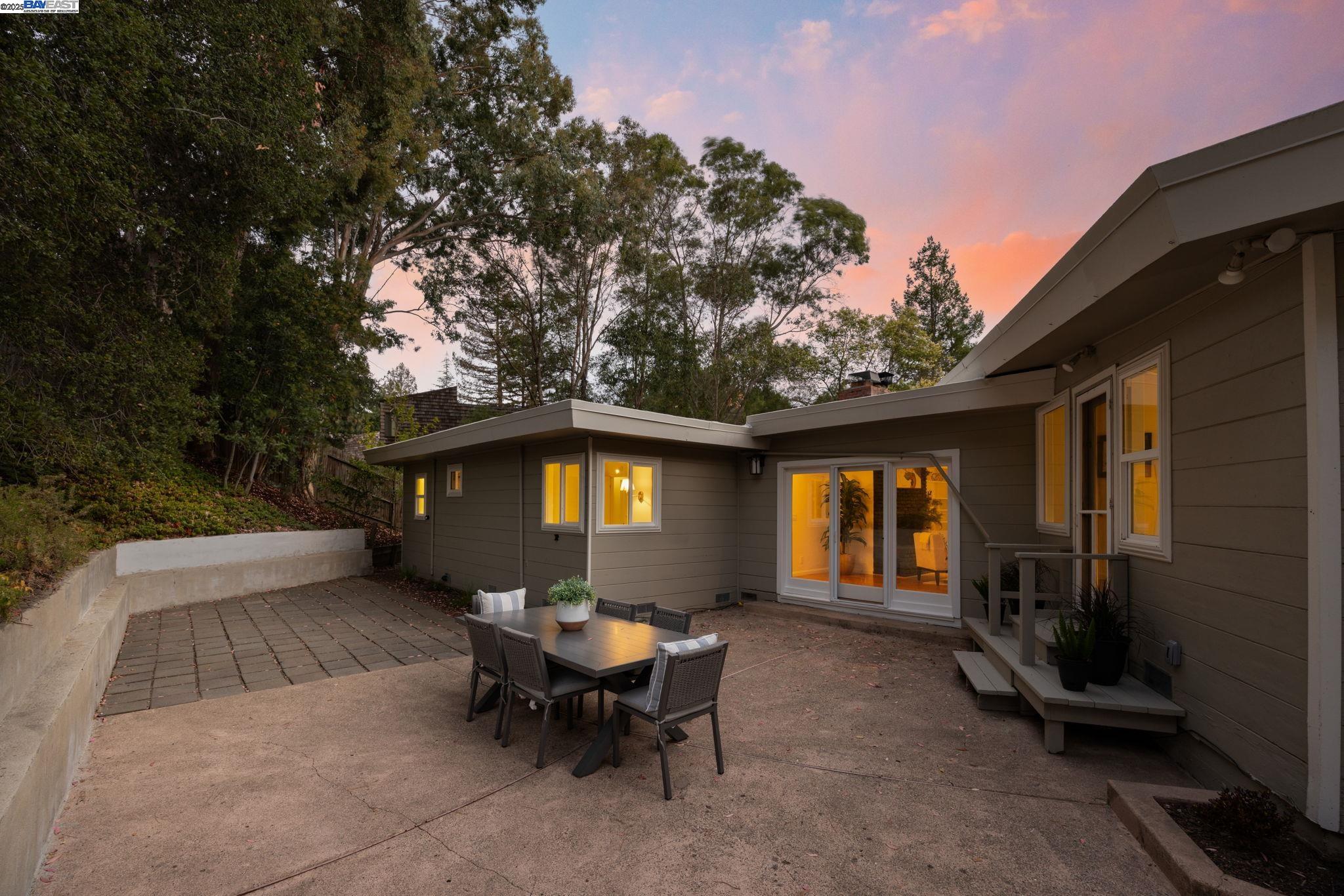 1530 Reliez Valley Rd, Lafayette