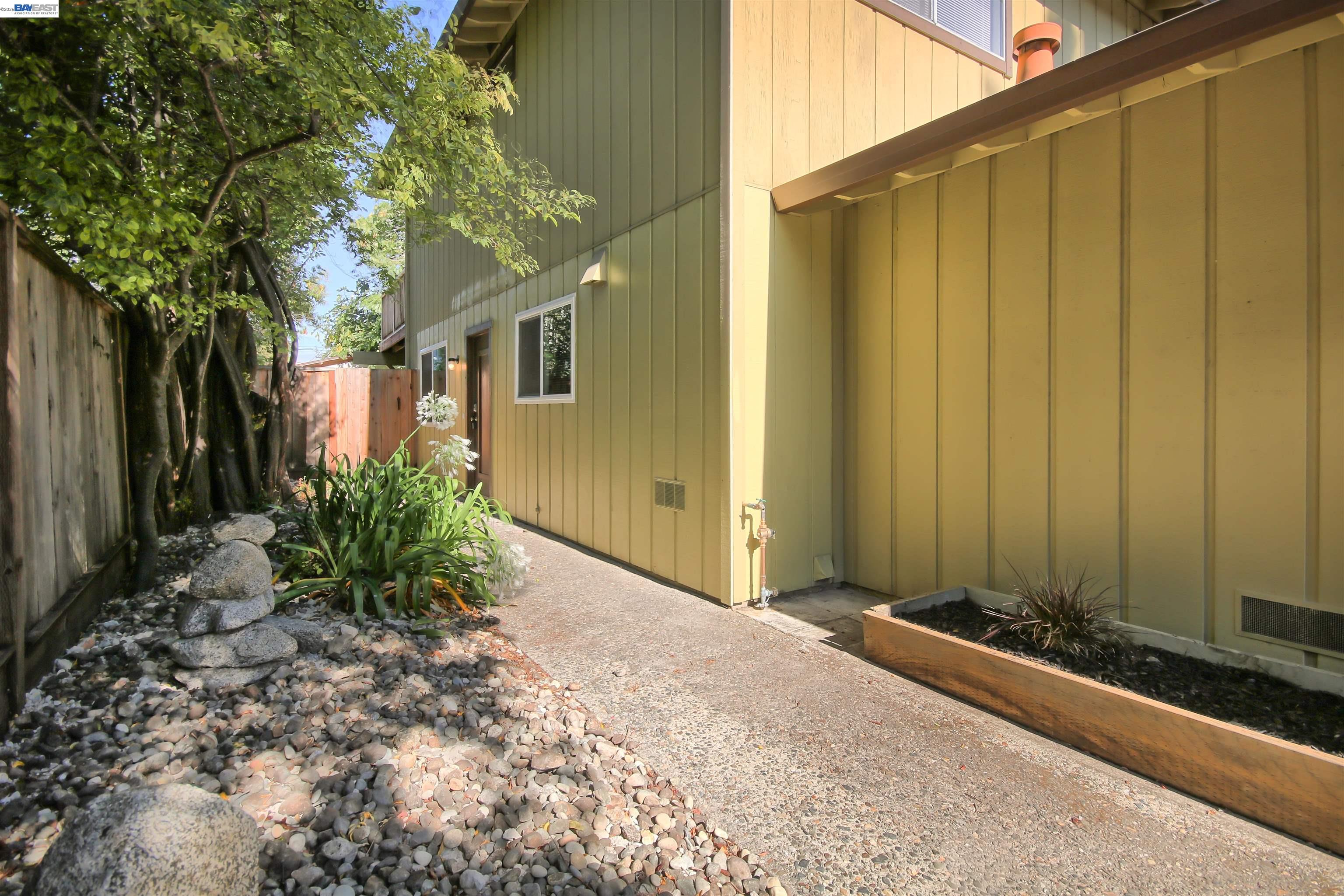127 Walti St