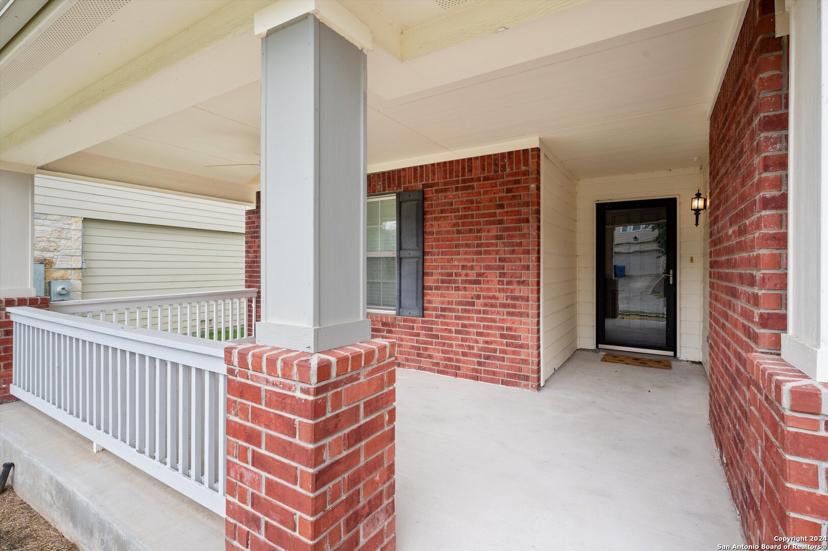 237 TURNBERRY DR