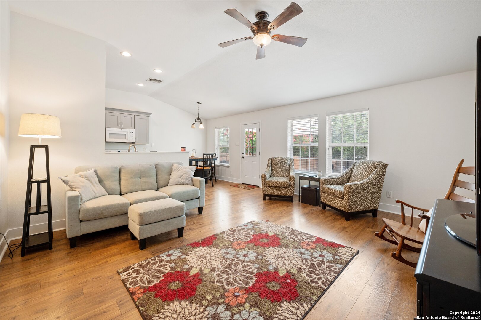 237 TURNBERRY DR