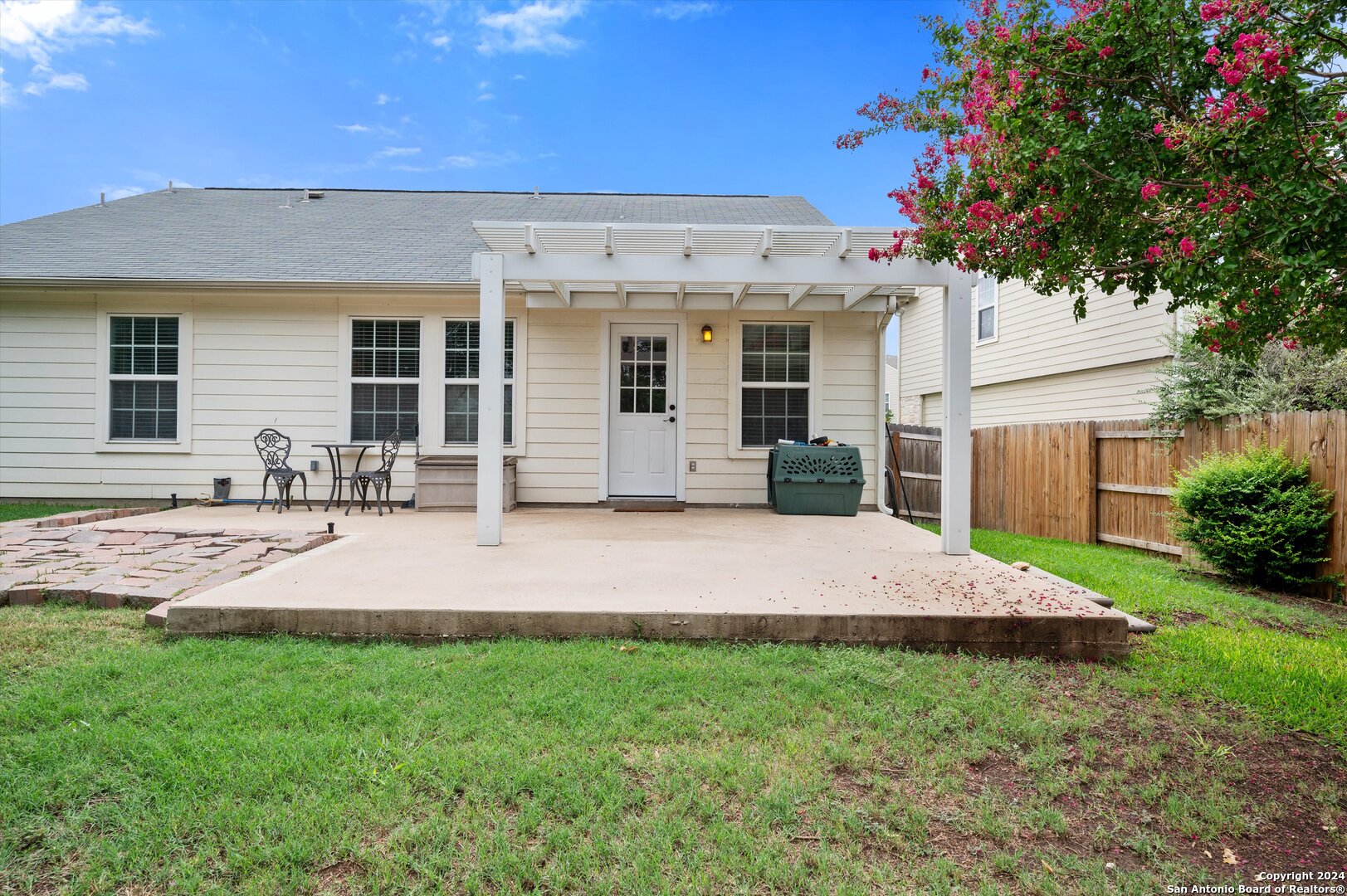 237 TURNBERRY DR