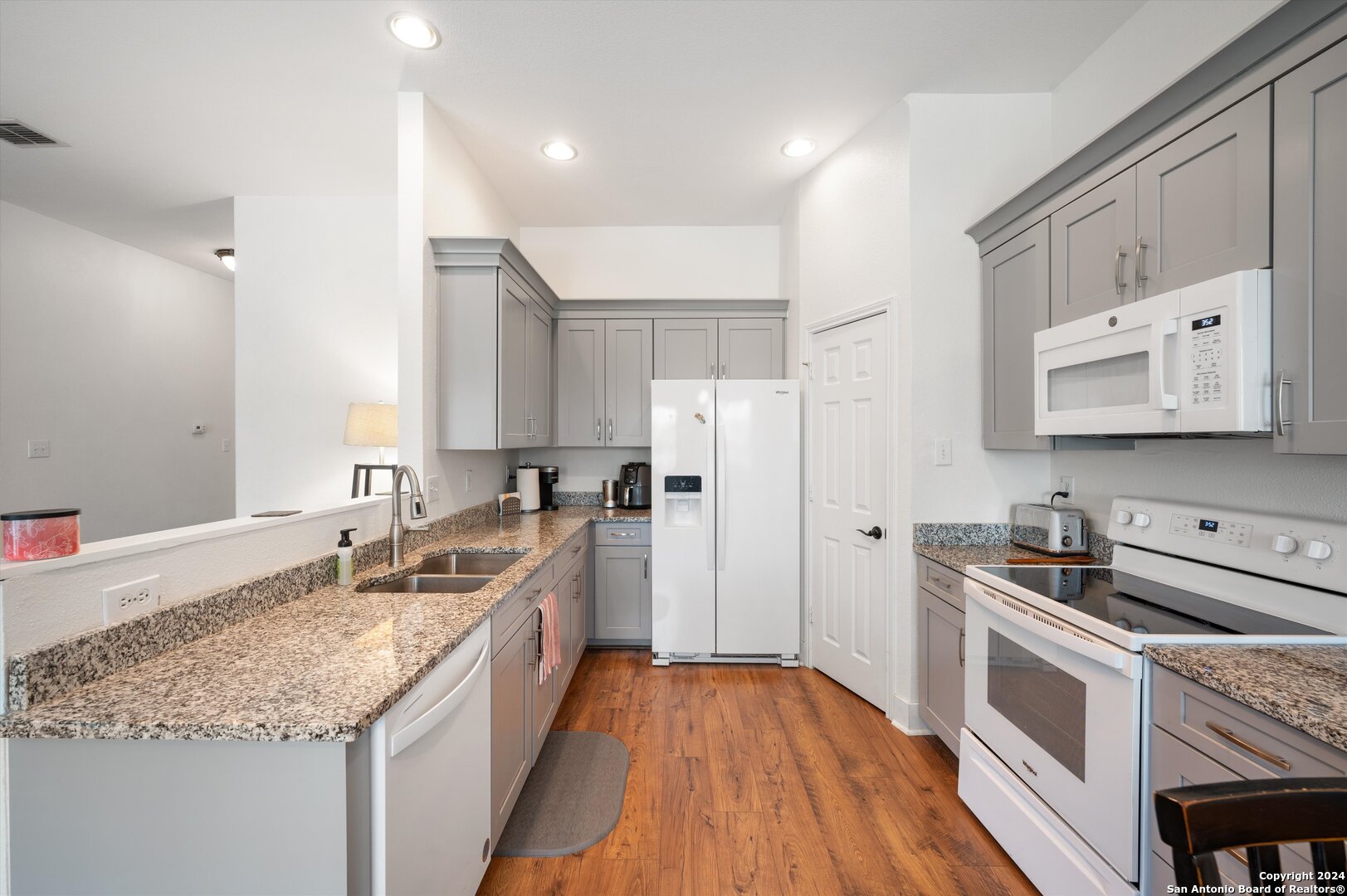237 TURNBERRY DR