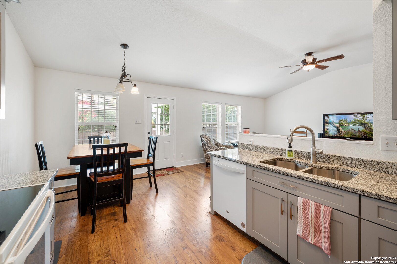 237 TURNBERRY DR