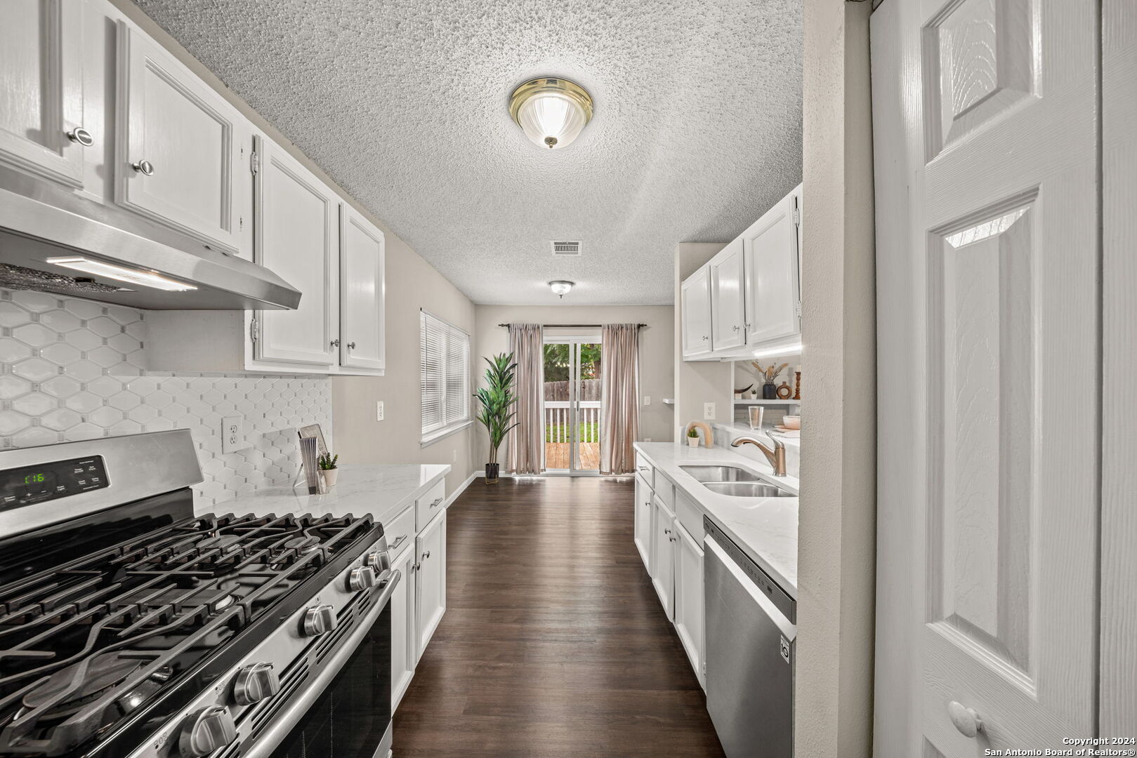 5911 Lake Champlain