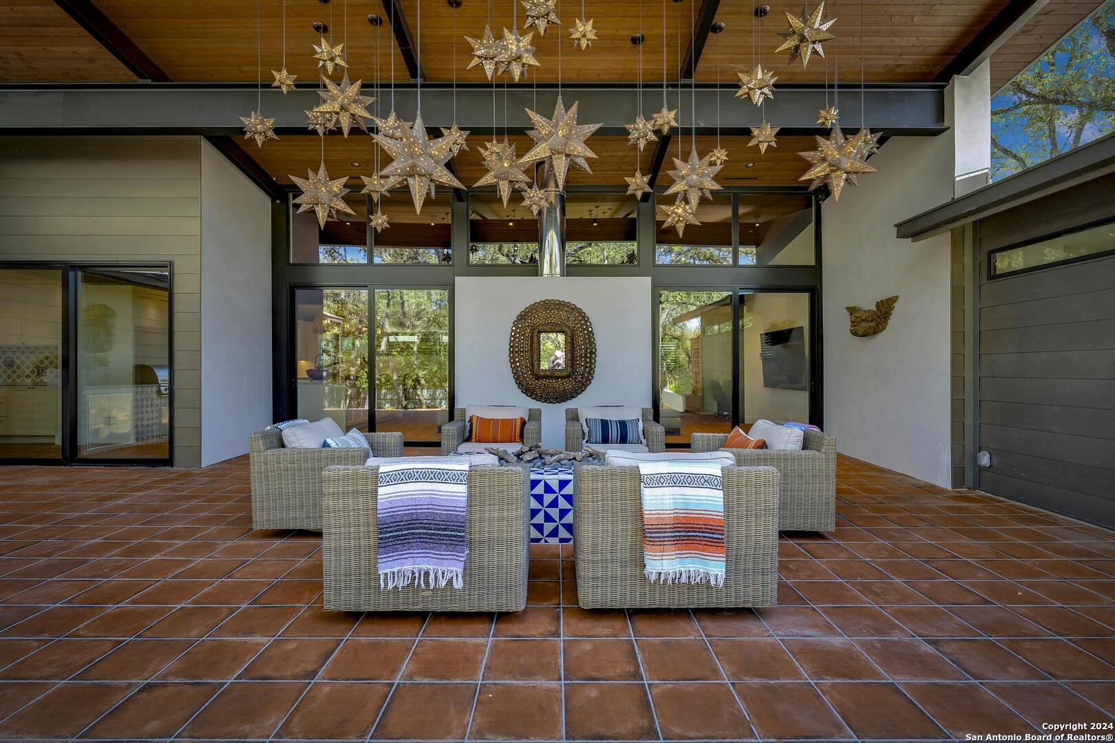 119 Canyon Oaks Dr