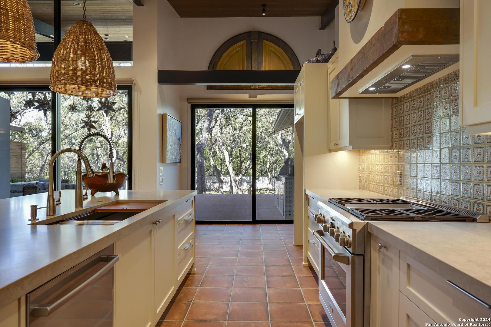 119 Canyon Oaks Dr