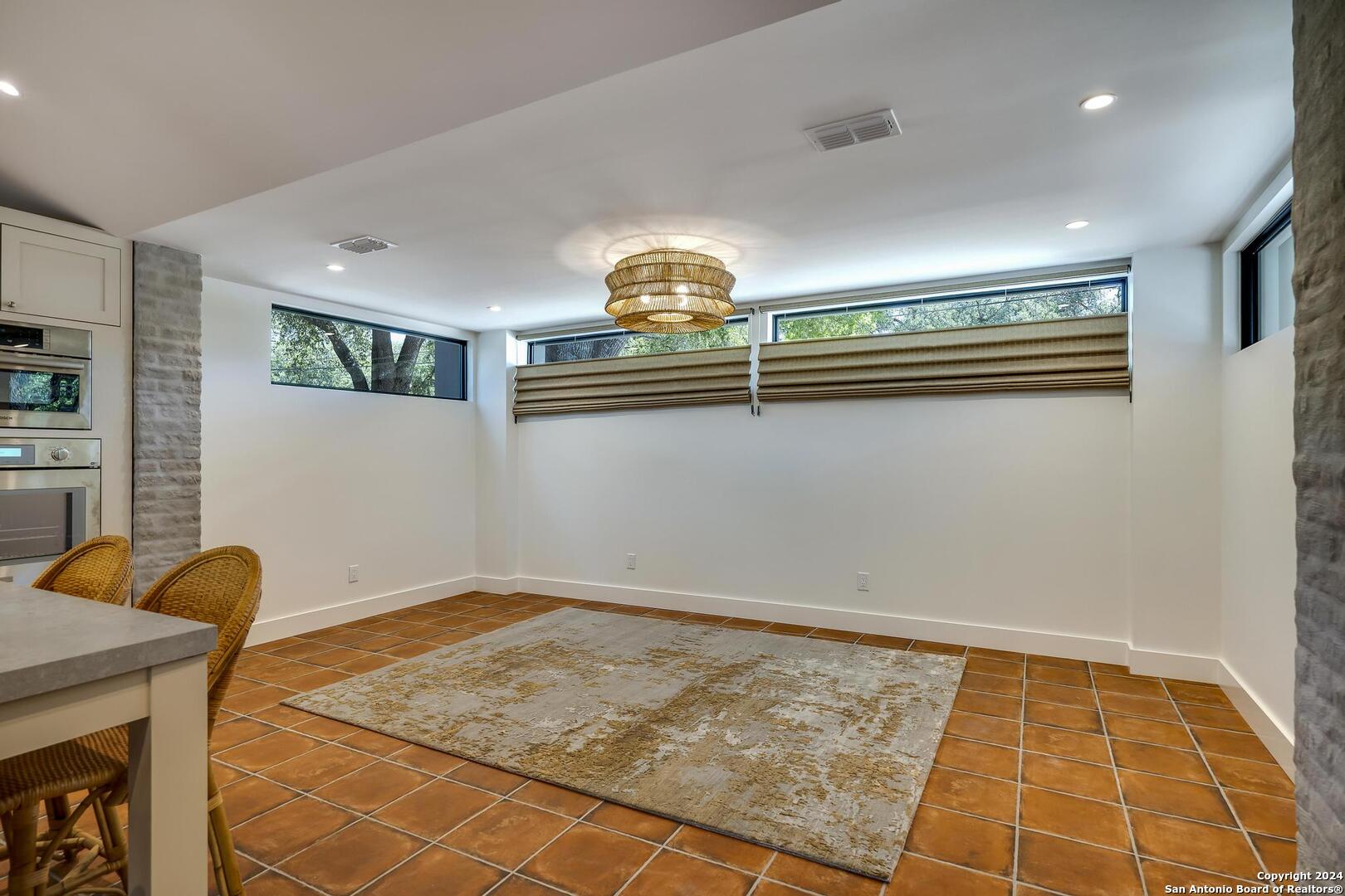 119 Canyon Oaks Dr