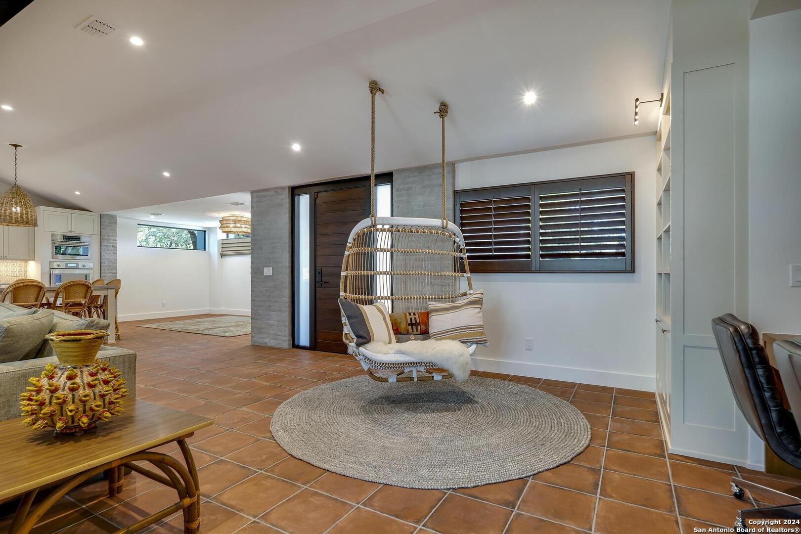119 Canyon Oaks Dr