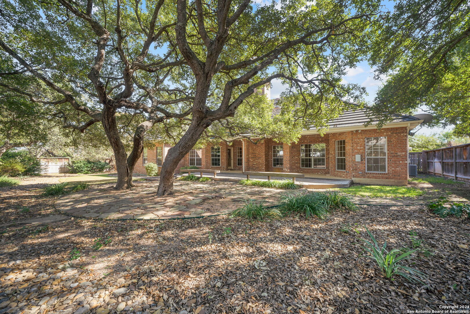 1101 HARVEST OAK