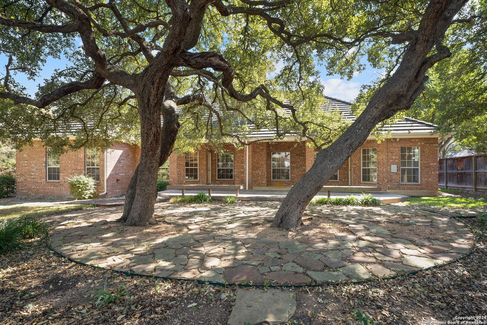1101 HARVEST OAK