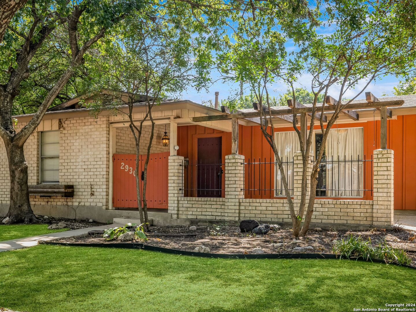 2930 BURNSIDE DR