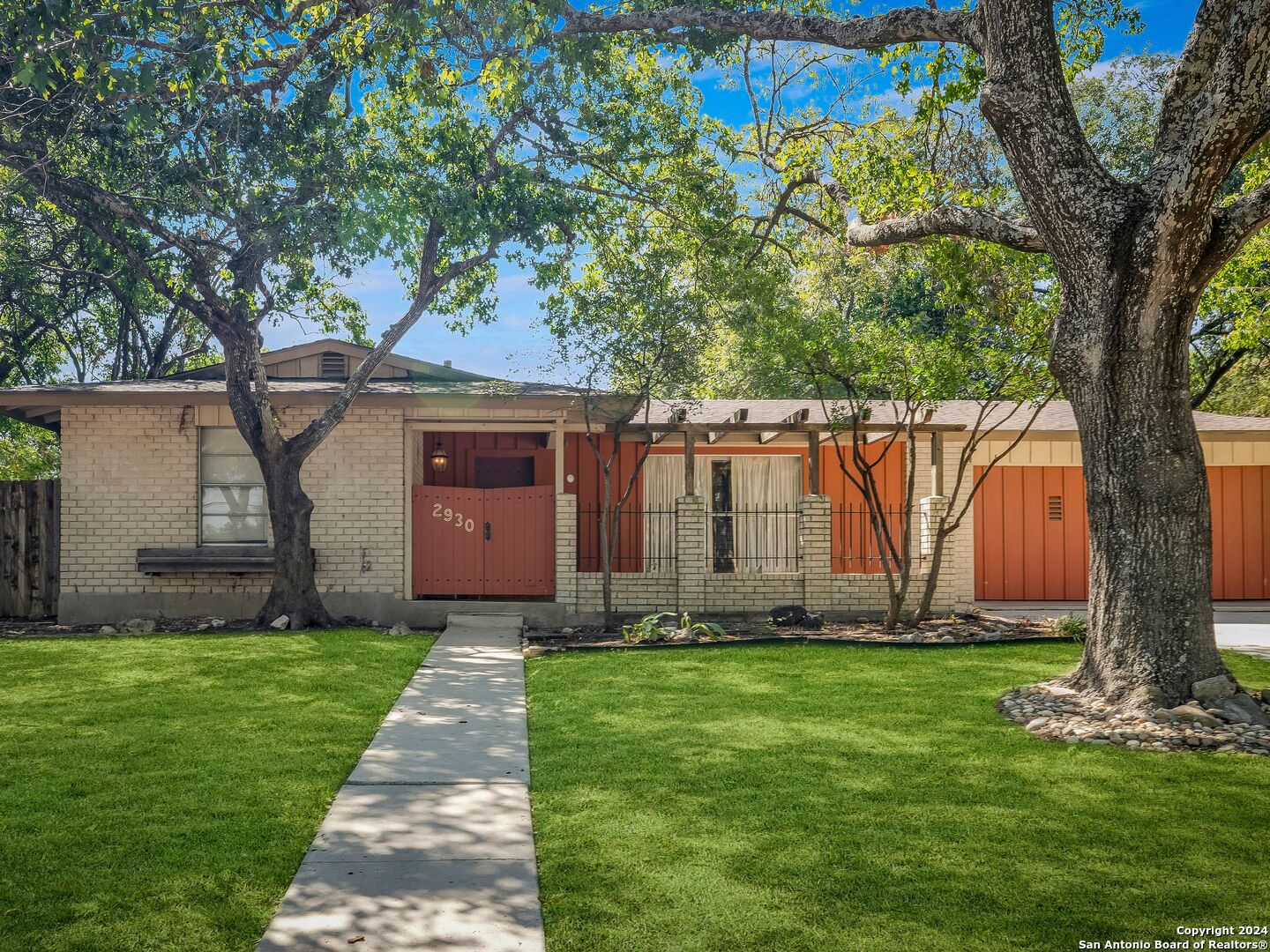 2930 BURNSIDE DR