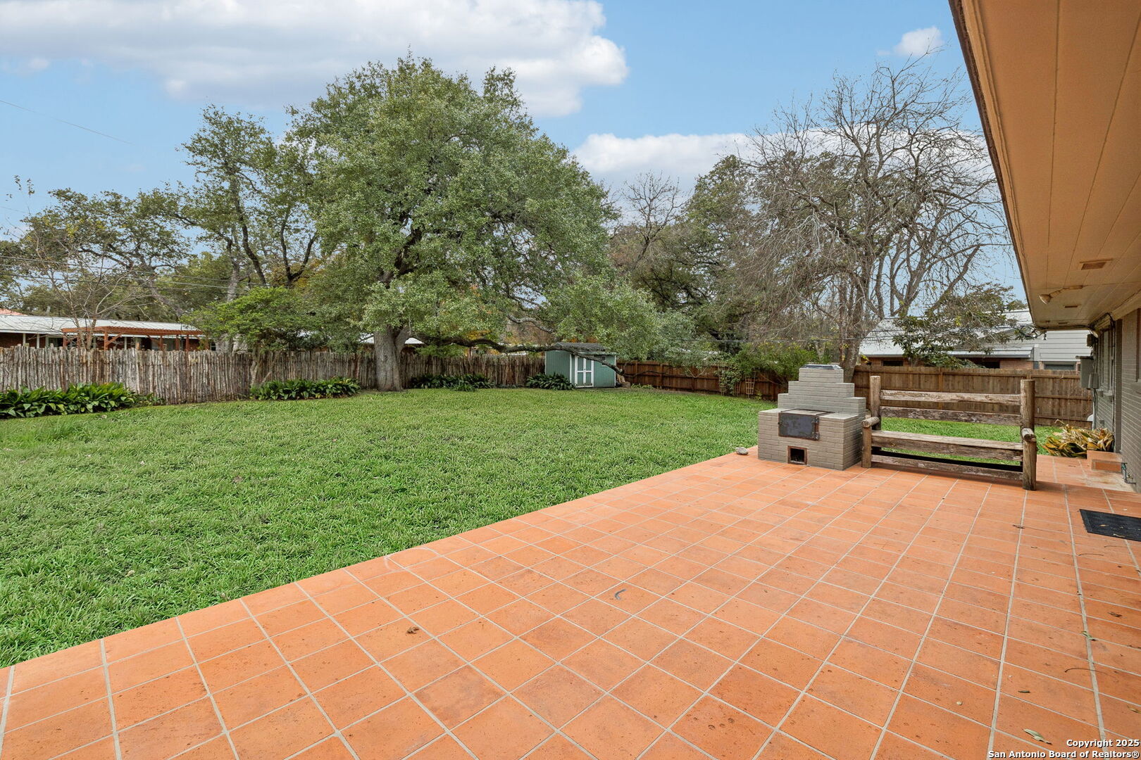 110 FIVE OAKS DR