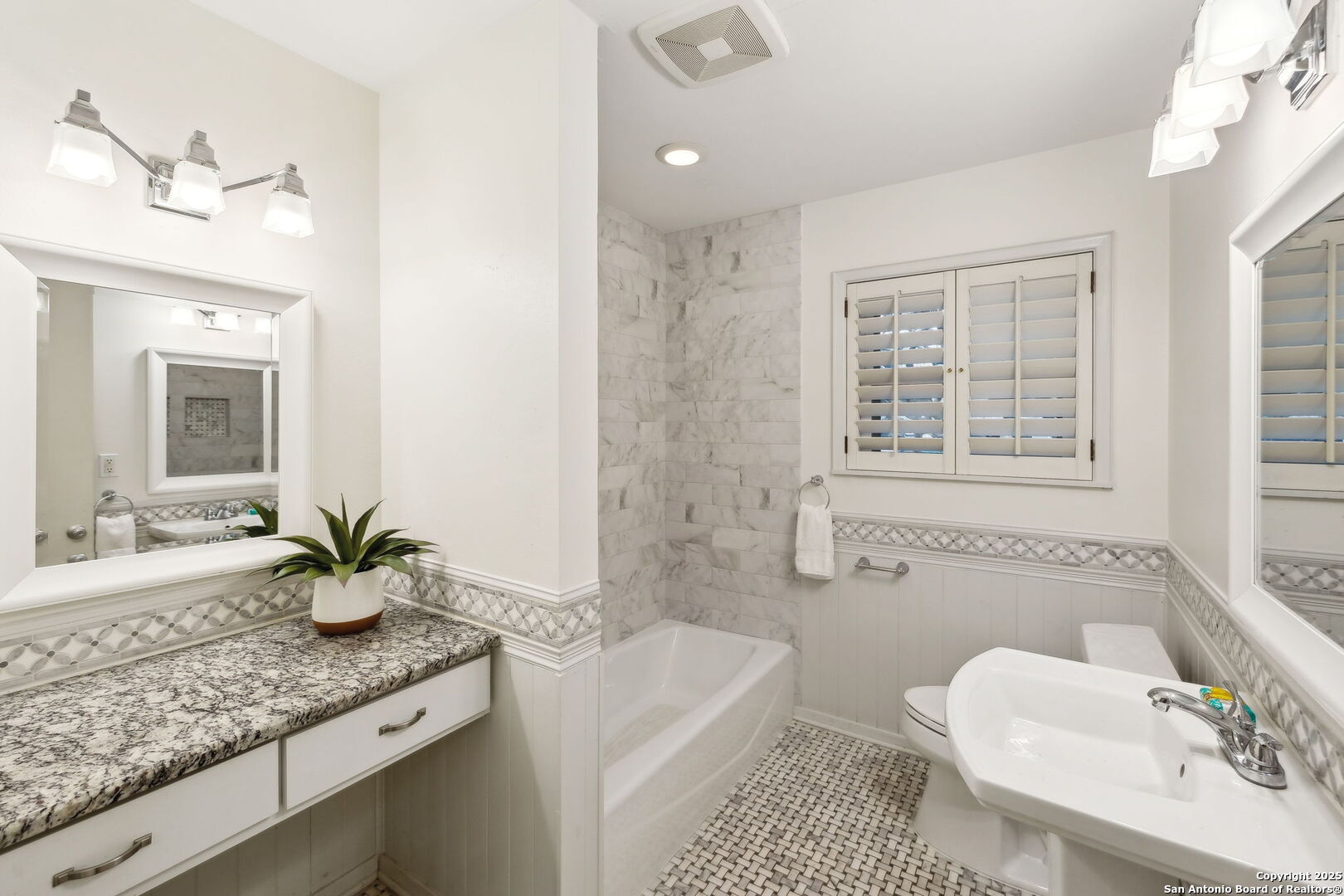 110 FIVE OAKS DR