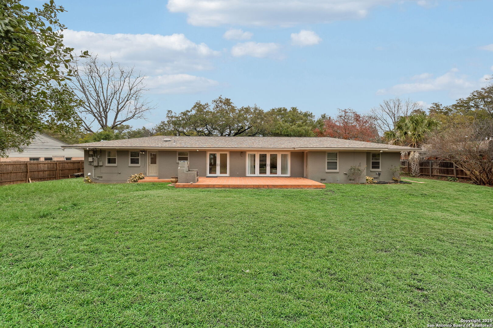 110 FIVE OAKS DR