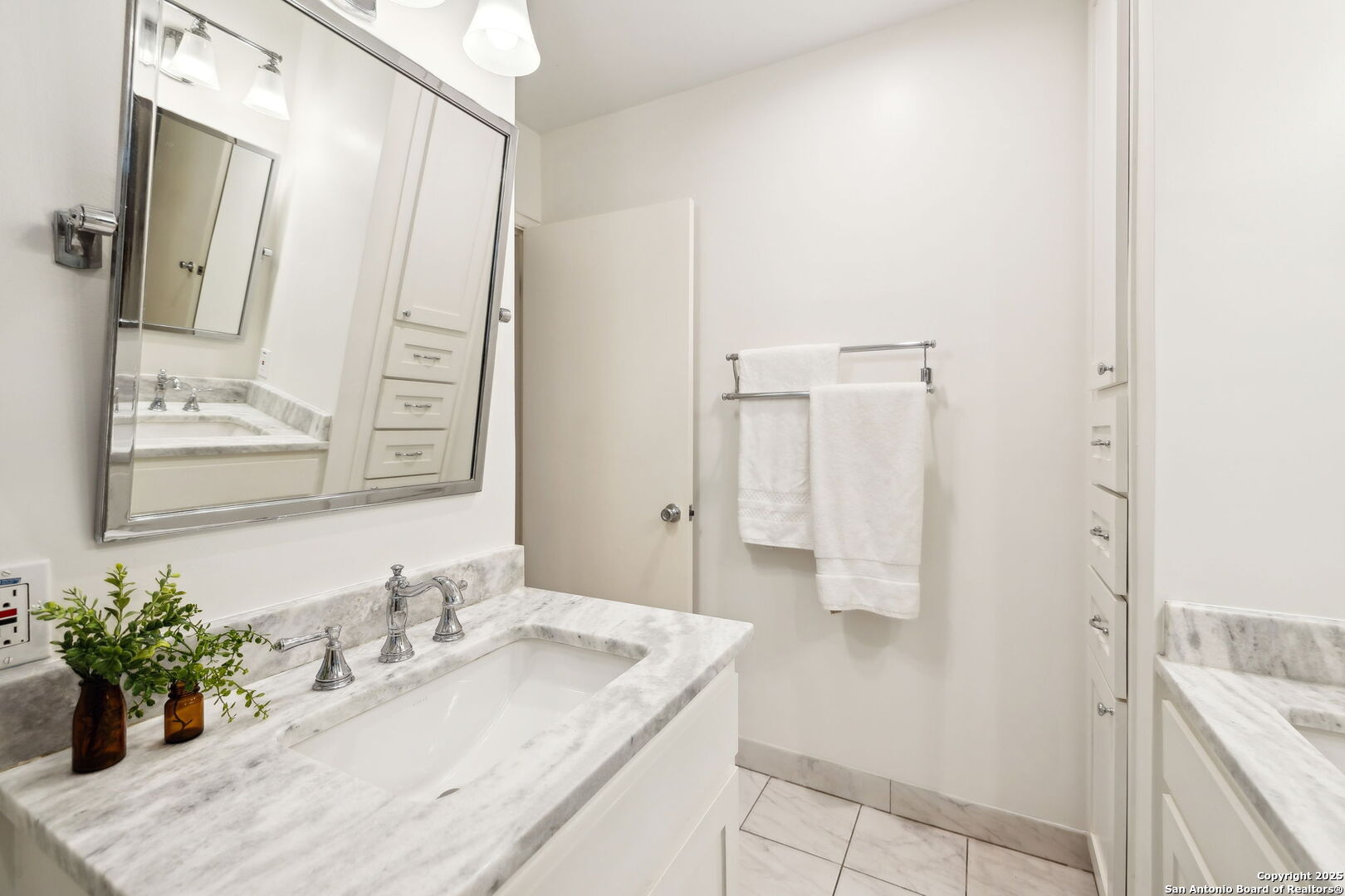 110 FIVE OAKS DR