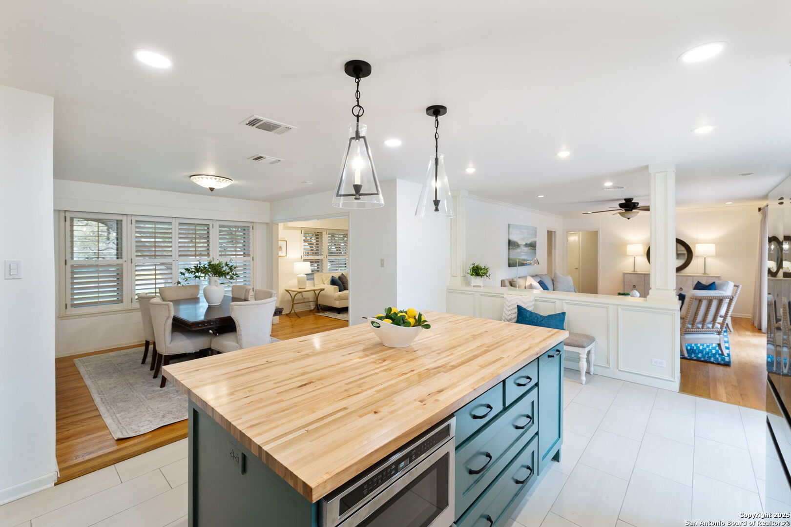 110 FIVE OAKS DR