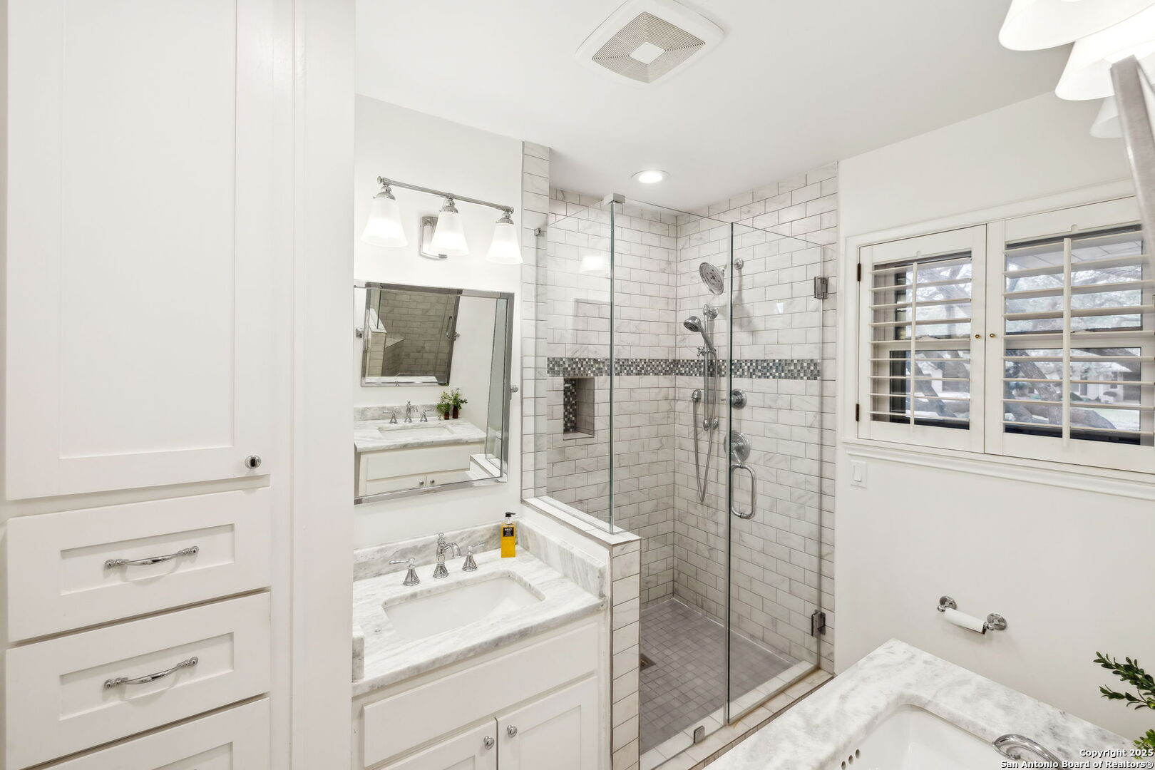 110 FIVE OAKS DR