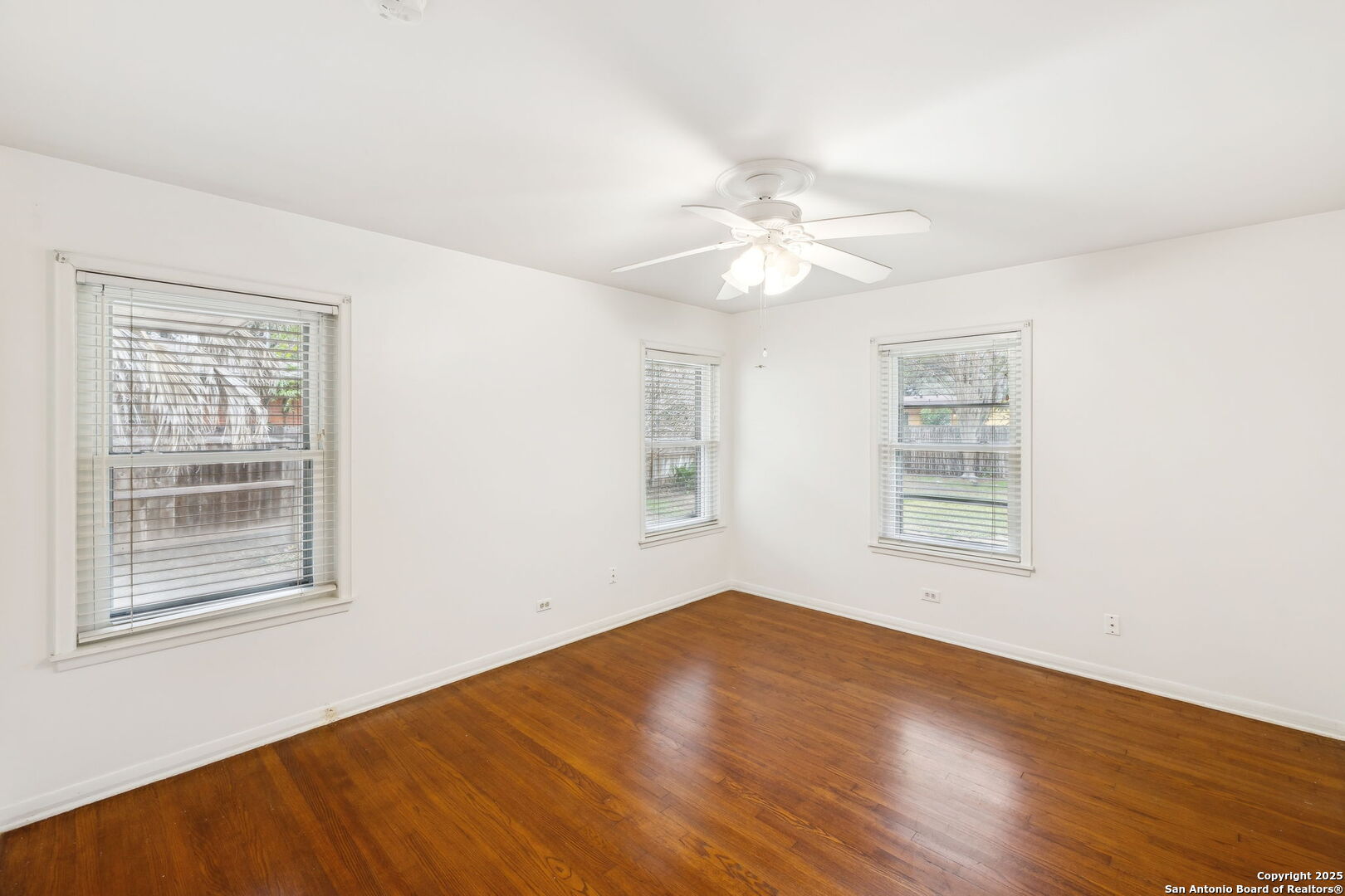 110 FIVE OAKS DR