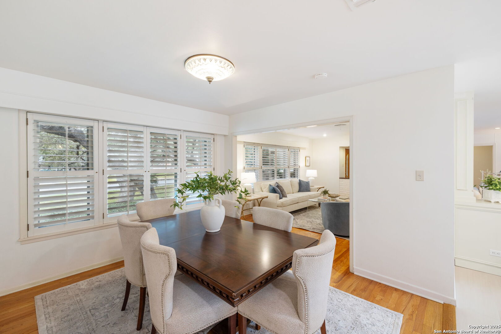 110 FIVE OAKS DR