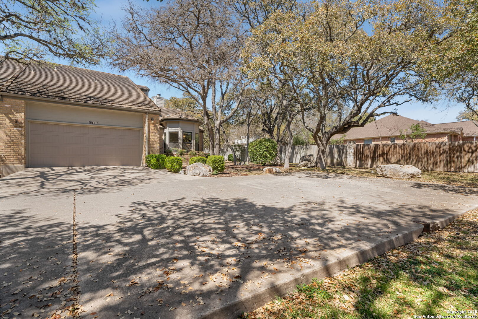 17403 Piney Woods Unit: 8101