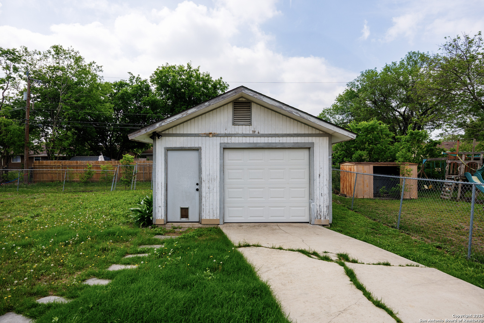 5218 Swann