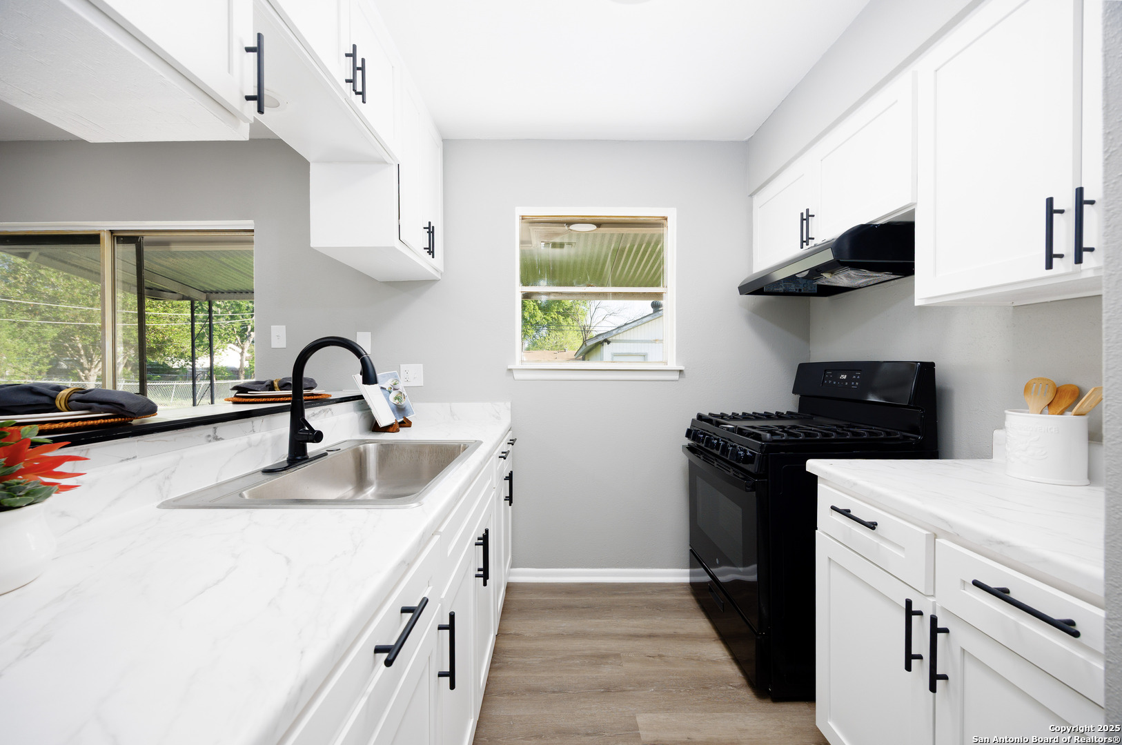 5218 Swann