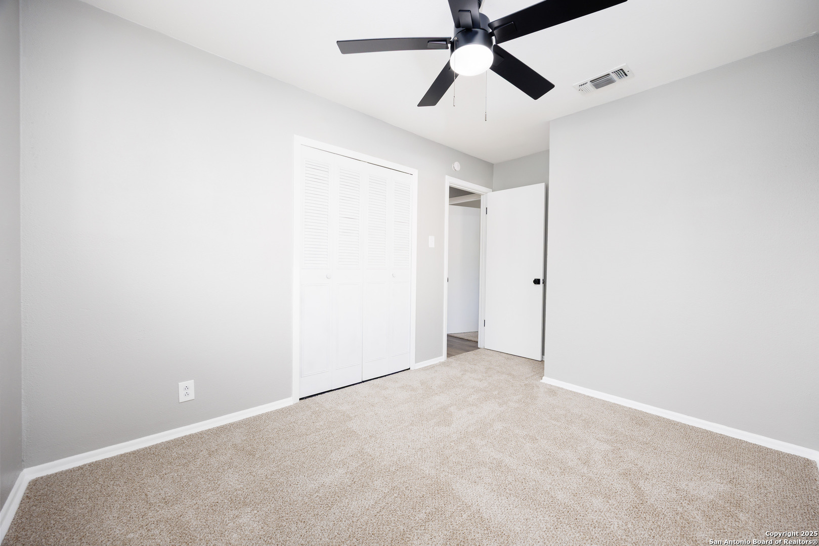 5218 Swann