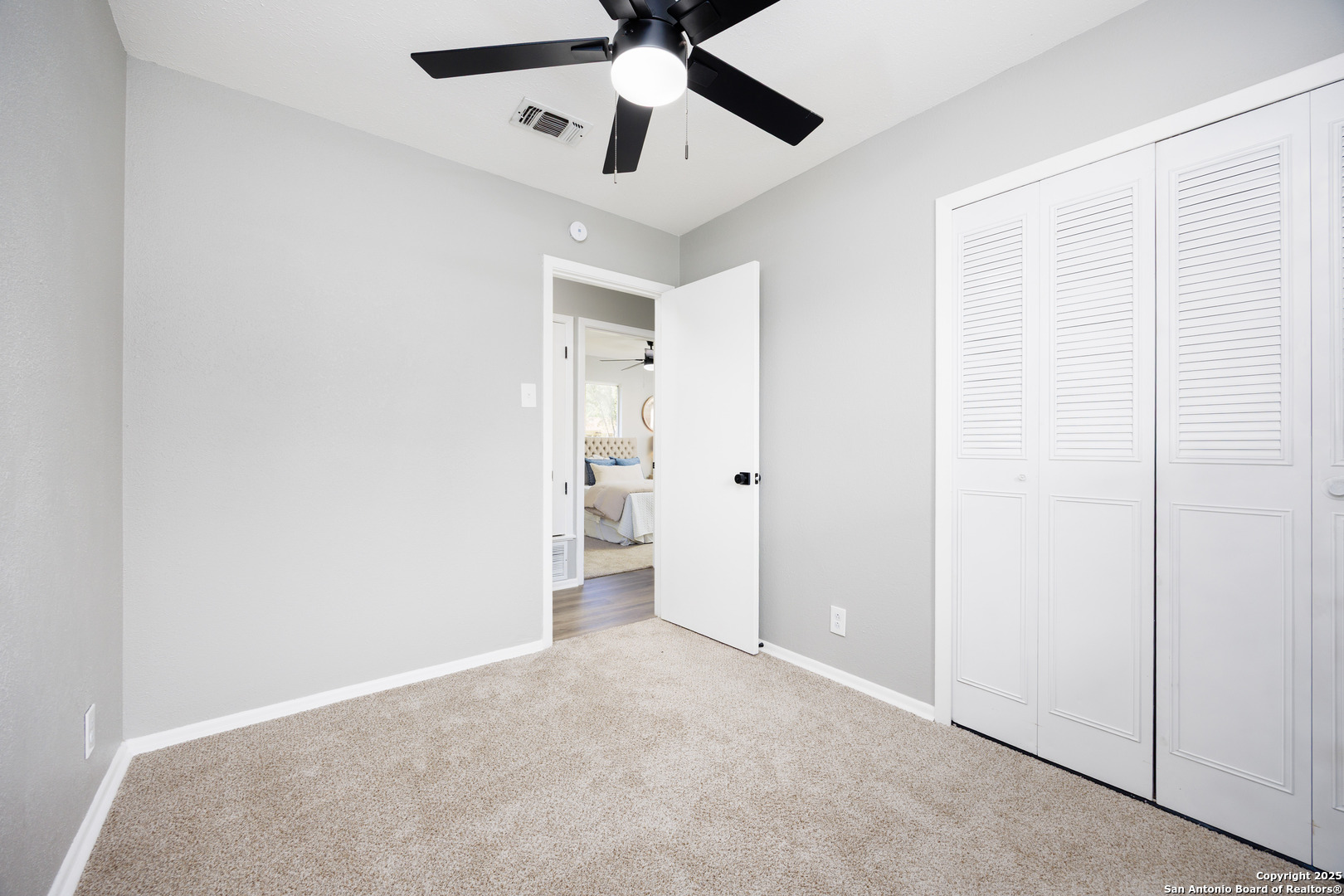 5218 Swann