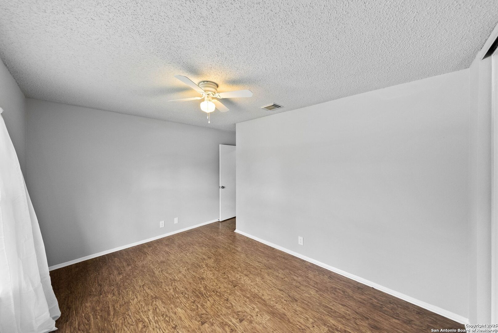 7651 Cascade Oak
