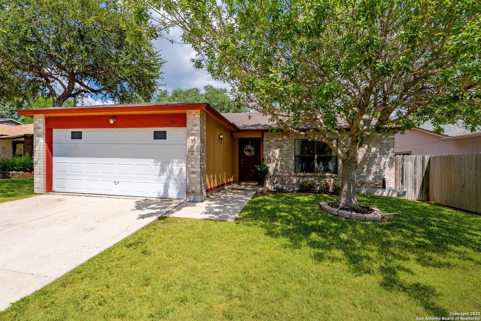 7651 Cascade Oak
