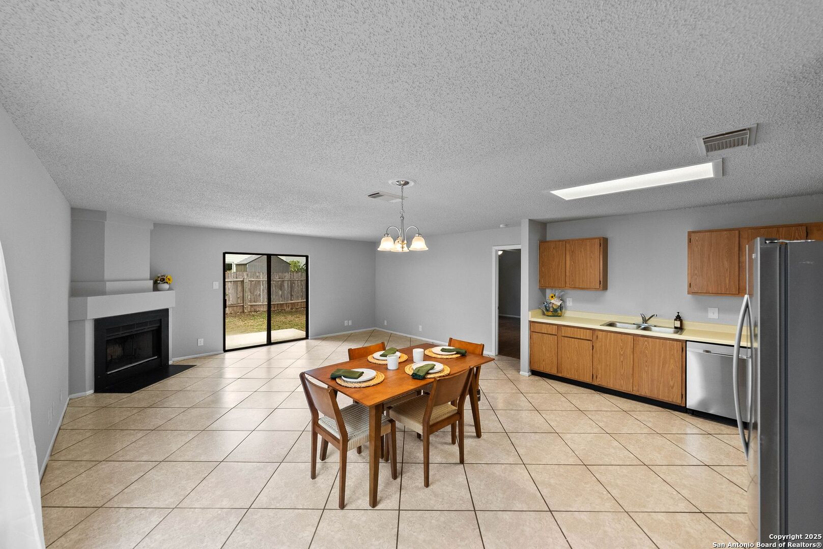7651 Cascade Oak