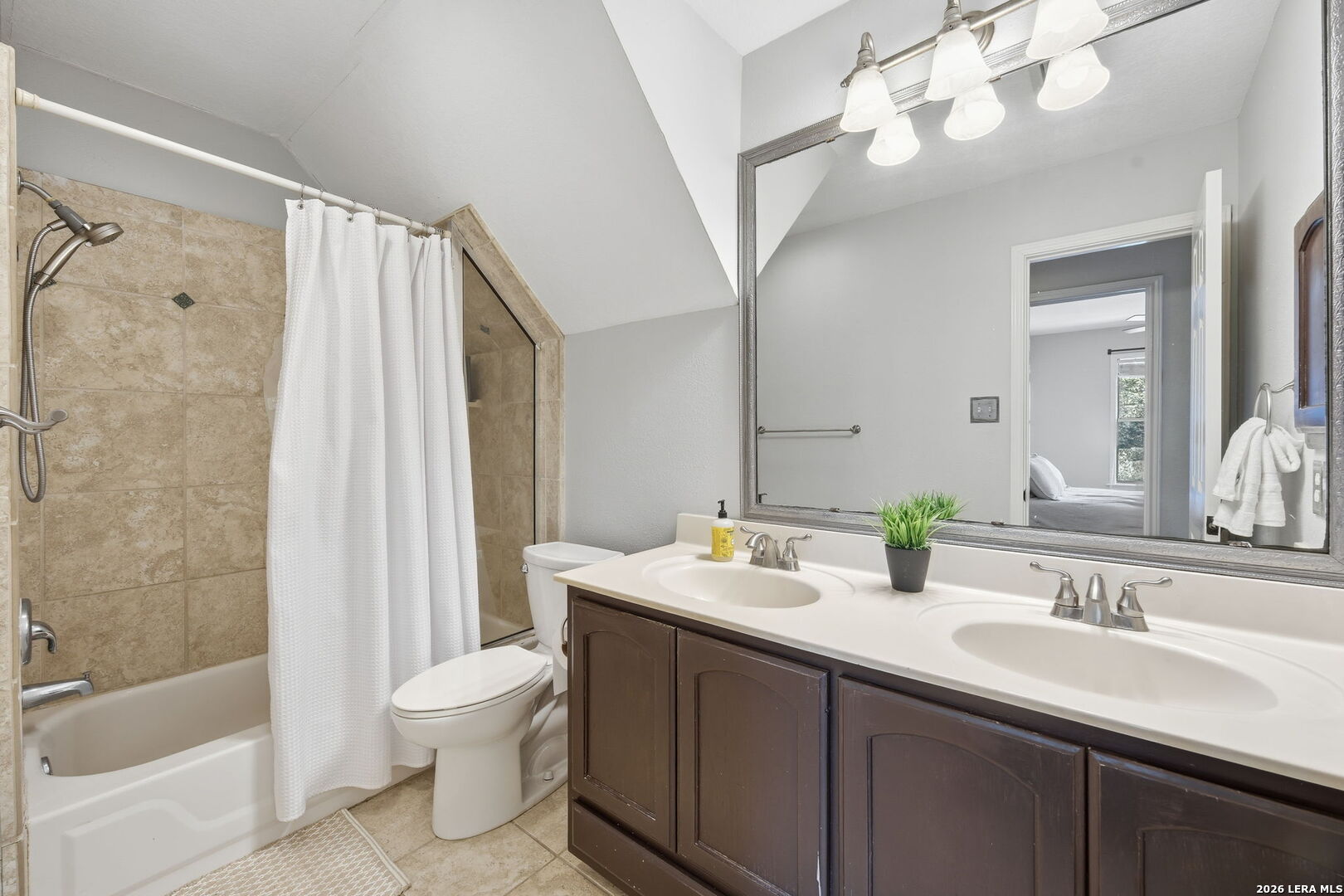 15707 Dawn Crest