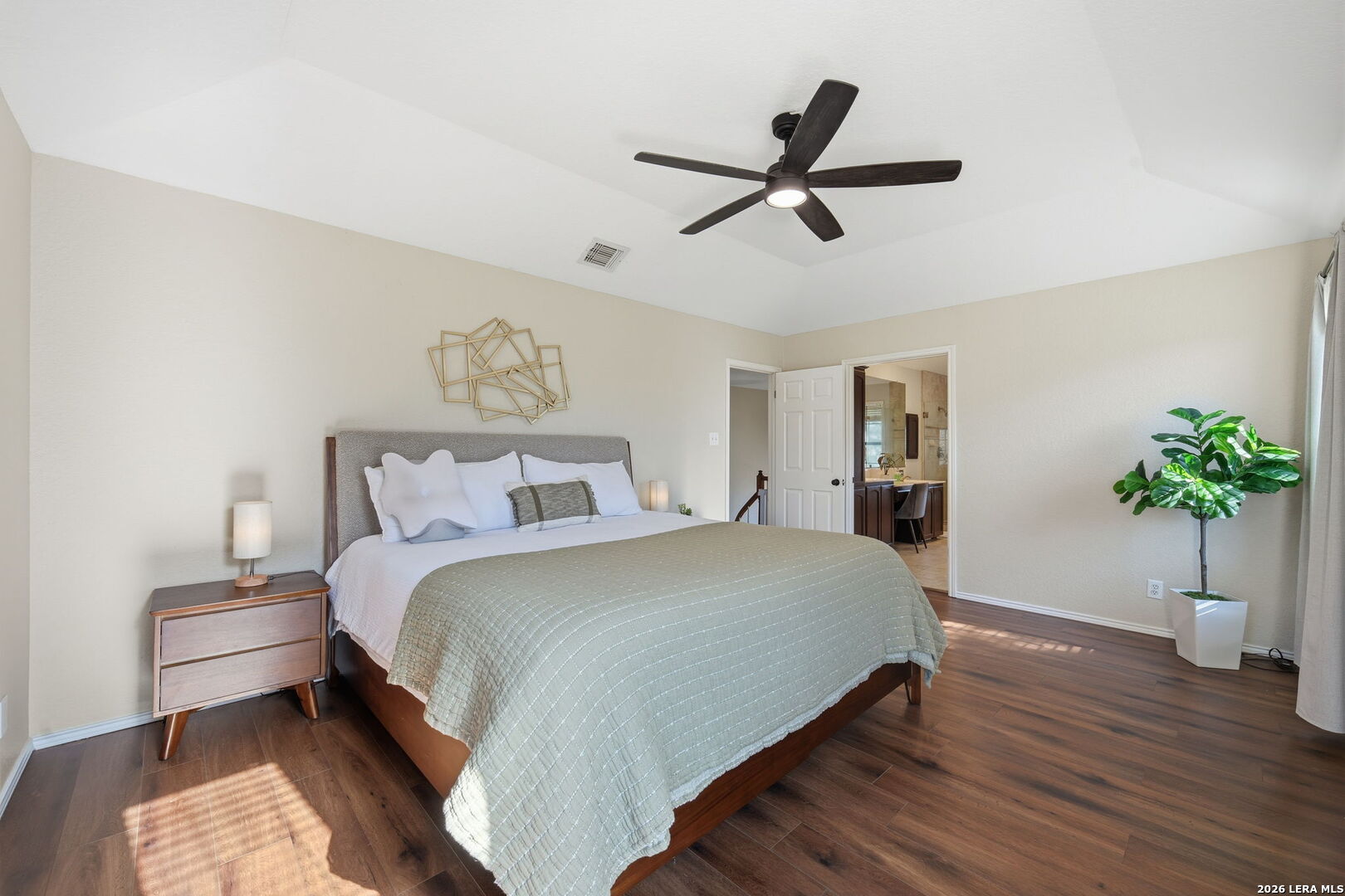 15707 Dawn Crest