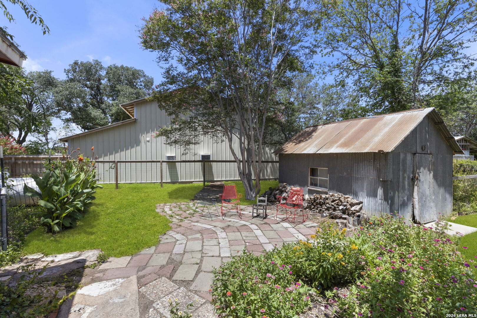 1266 Holbrook